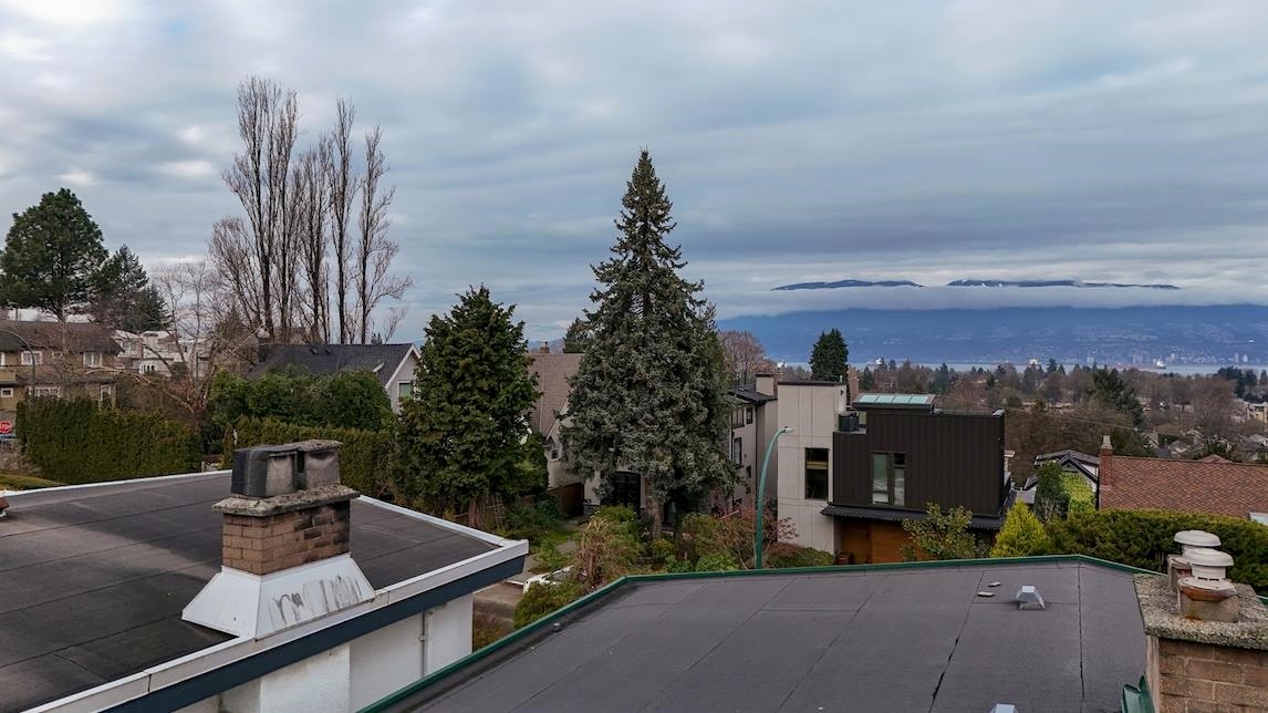 3558 15Th Avenue W, Vancouver, BC