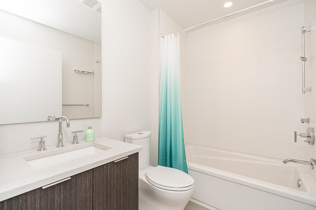 5518 Oak Street, Vancouver, BC