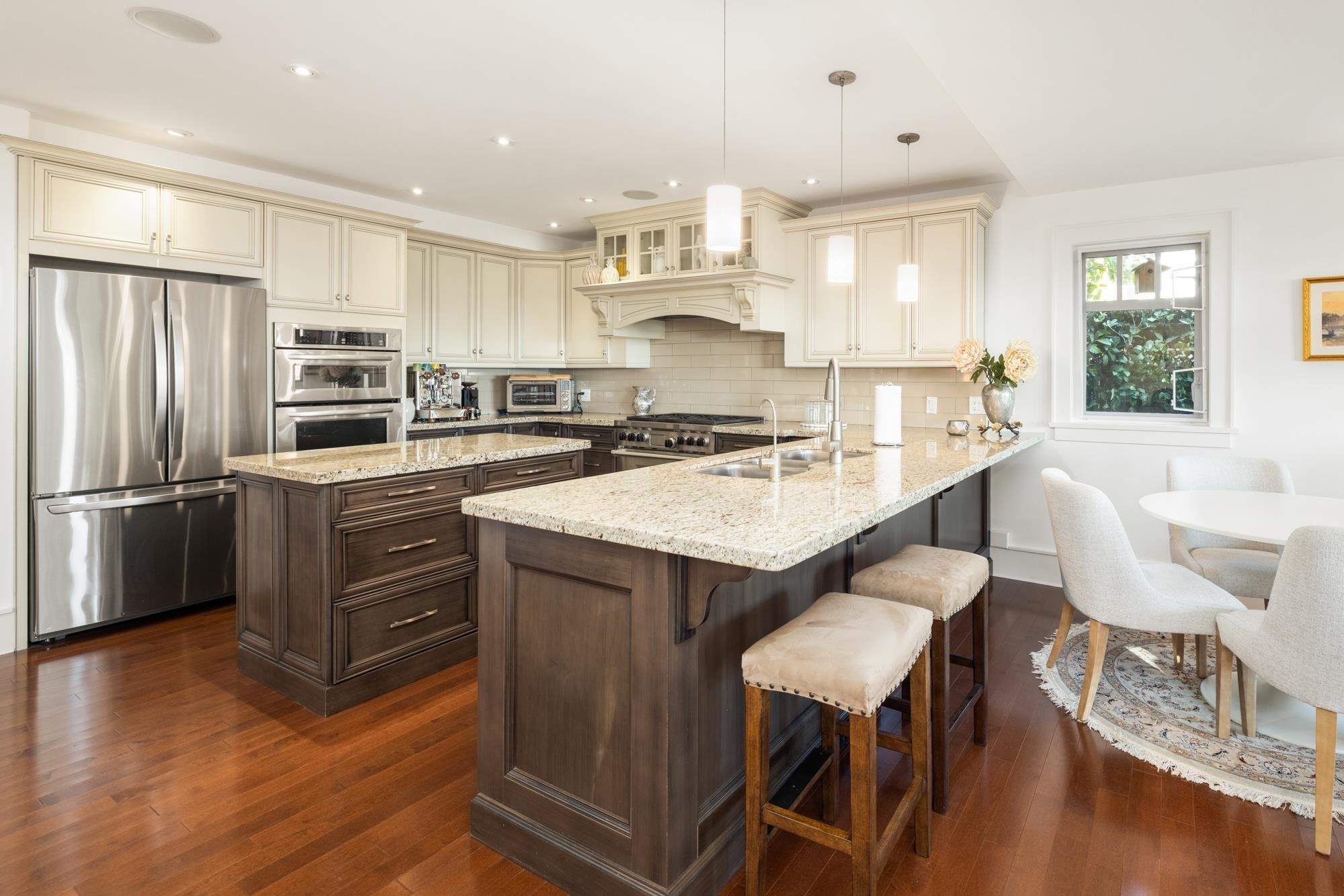 2623 Lawson Avenue, West Vancouver, BC