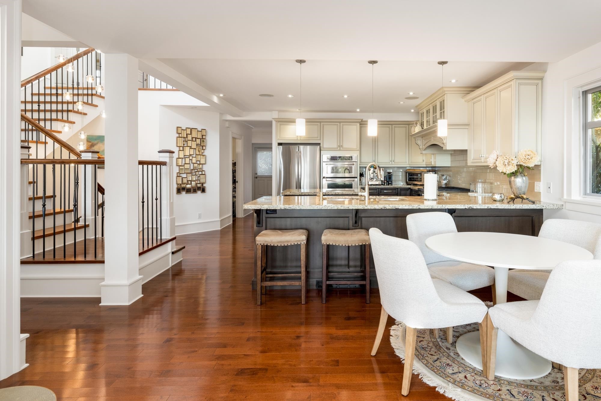 2623 Lawson Avenue, West Vancouver, BC