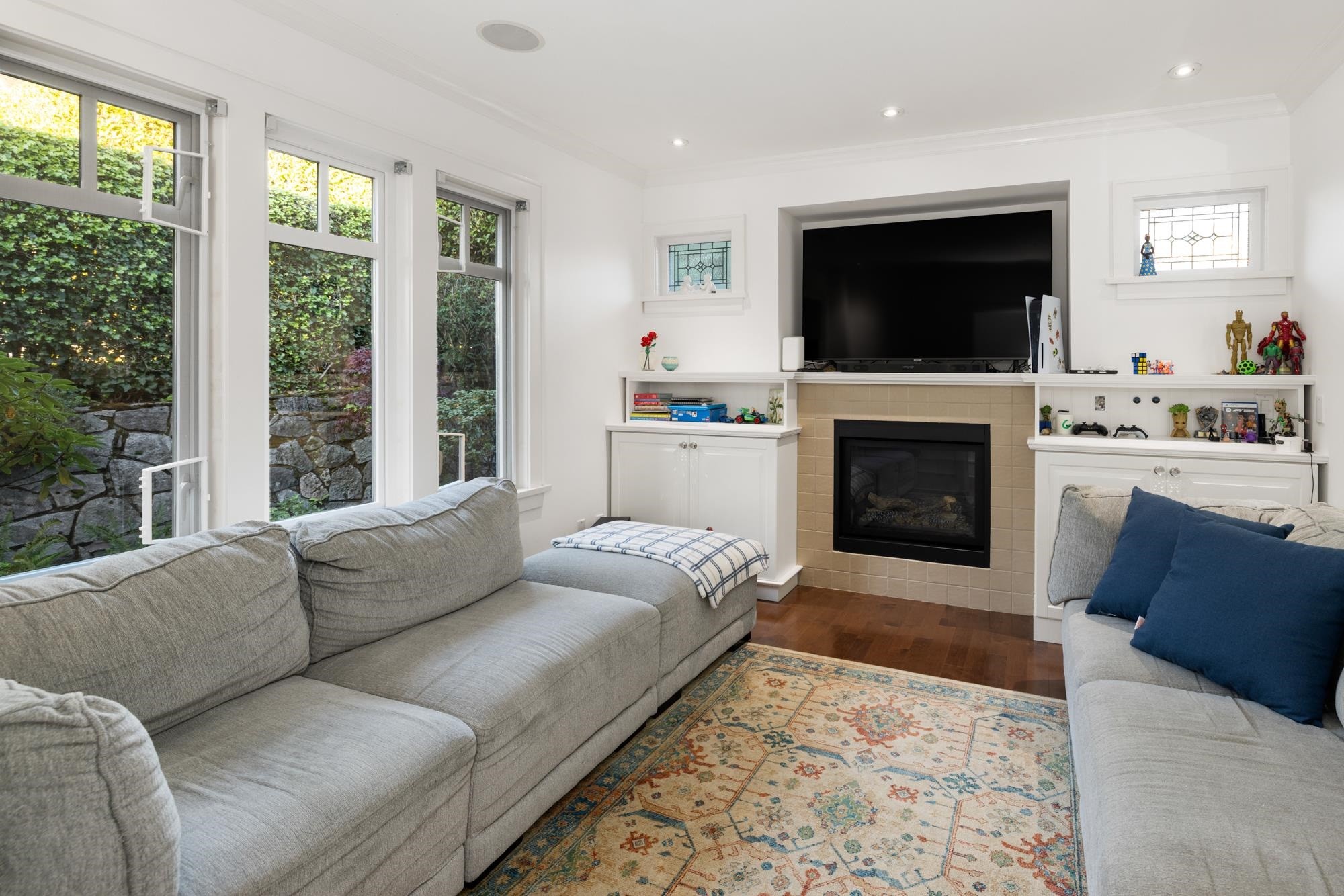 2623 Lawson Avenue, West Vancouver, BC