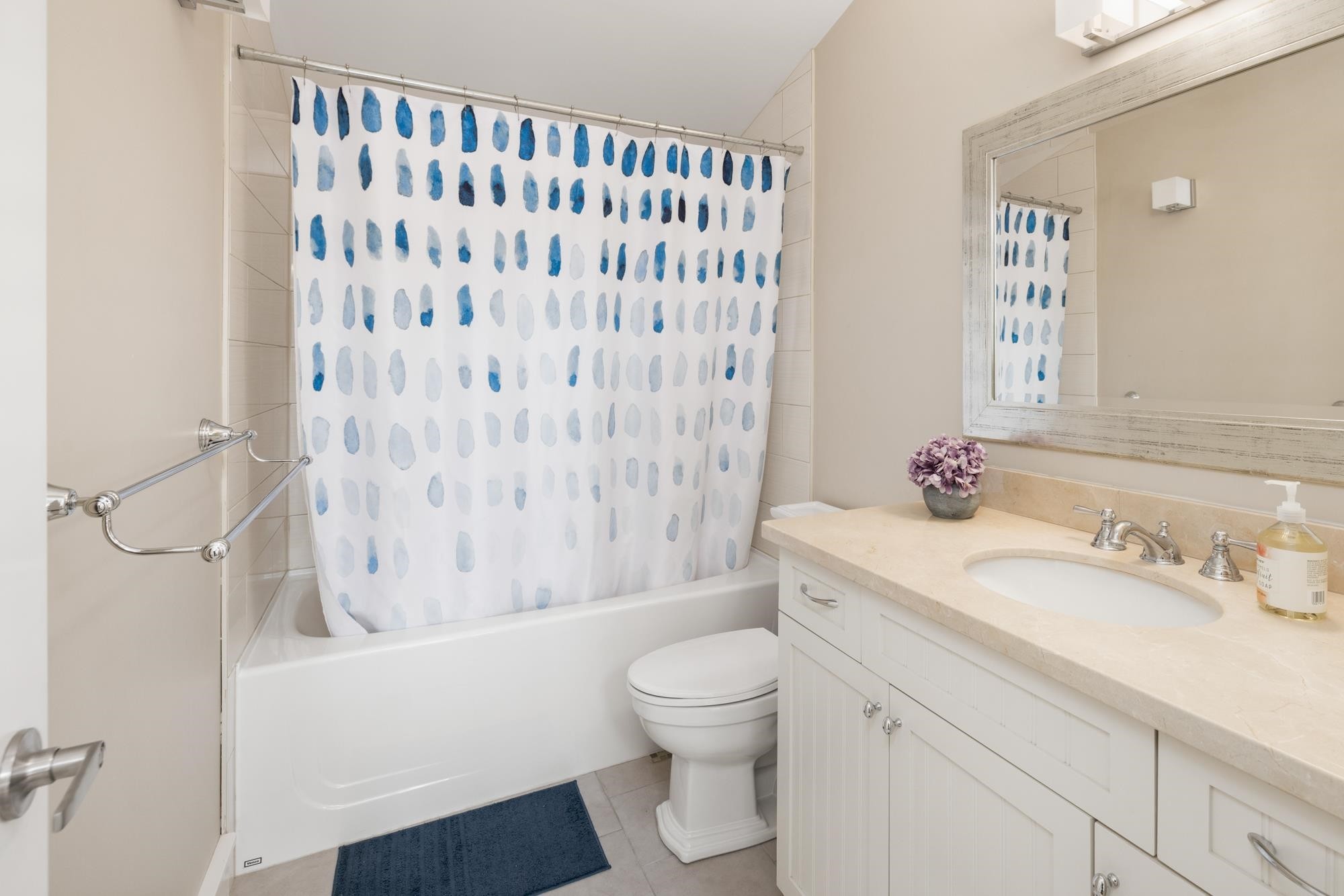 2623 Lawson Avenue, West Vancouver, BC