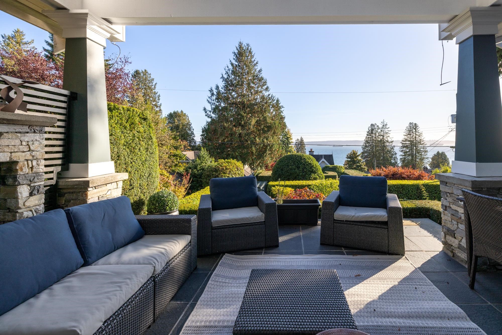 2623 Lawson Avenue, West Vancouver, BC