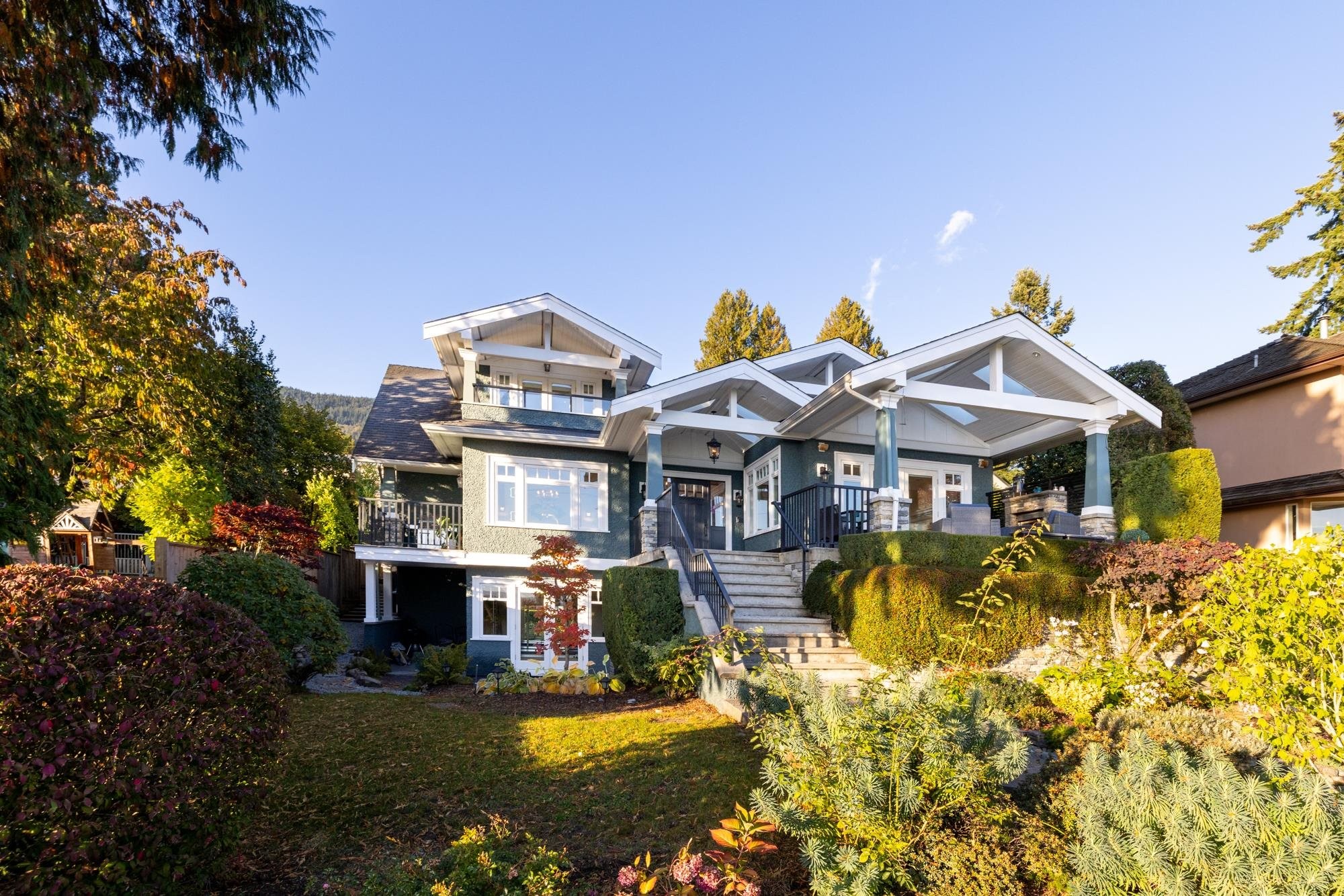 2623 Lawson Avenue, West Vancouver, BC