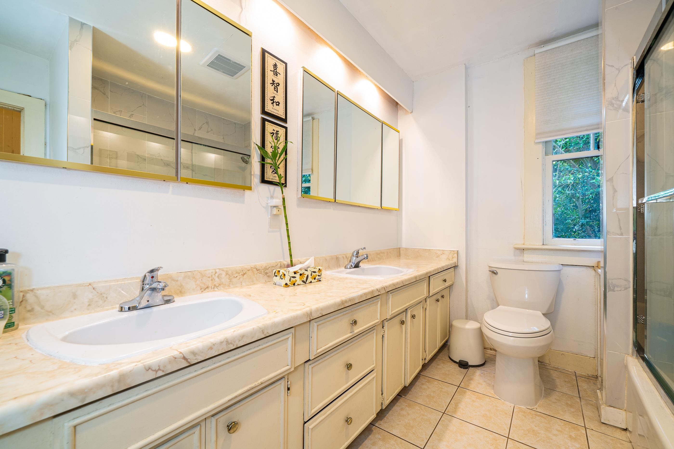 1989 King Edward Avenue W, Vancouver, BC