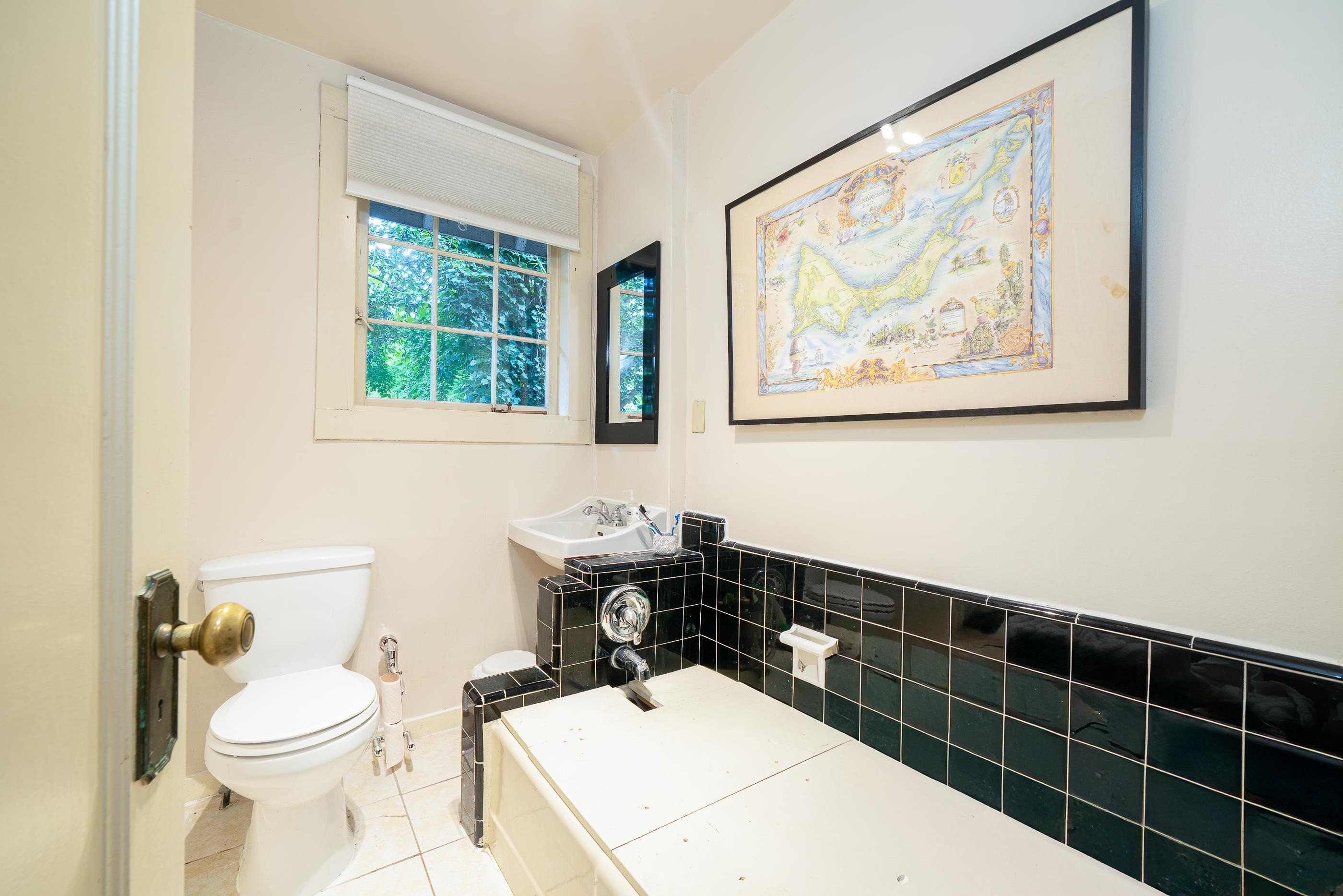 1989 King Edward Avenue W, Vancouver, BC