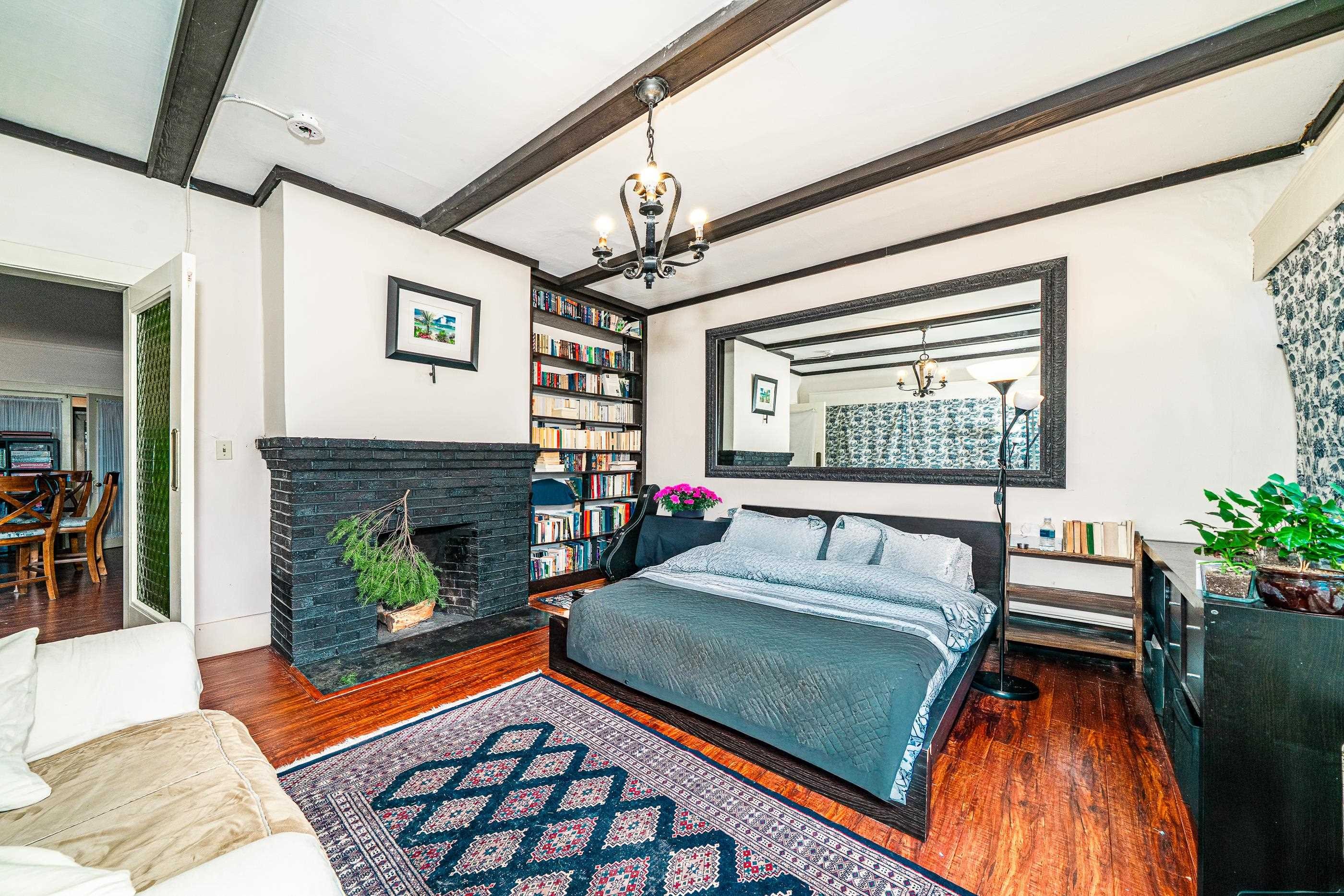 1989 King Edward Avenue W, Vancouver, BC