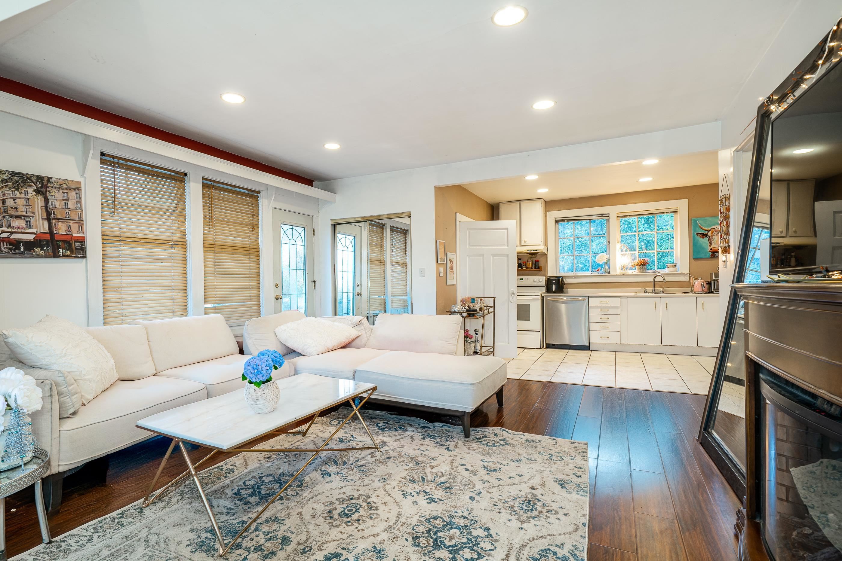 1989 King Edward Avenue W, Vancouver, BC