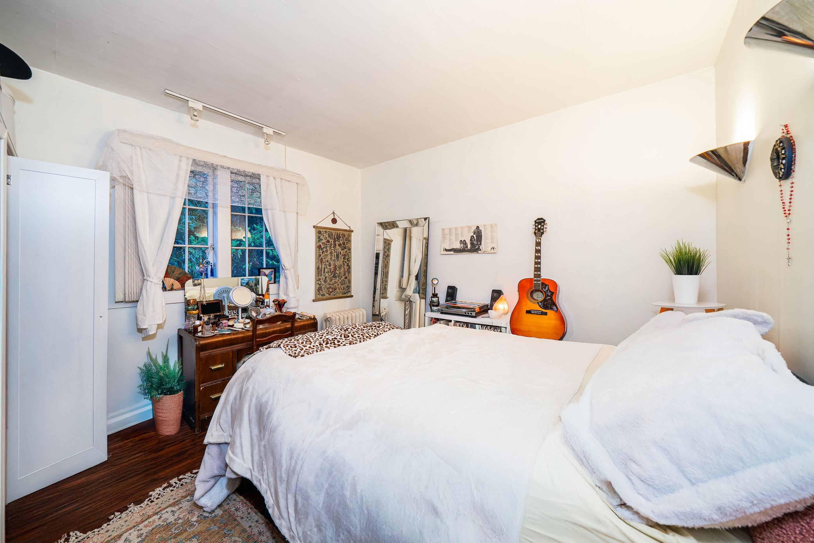 1989 King Edward Avenue W, Vancouver, BC