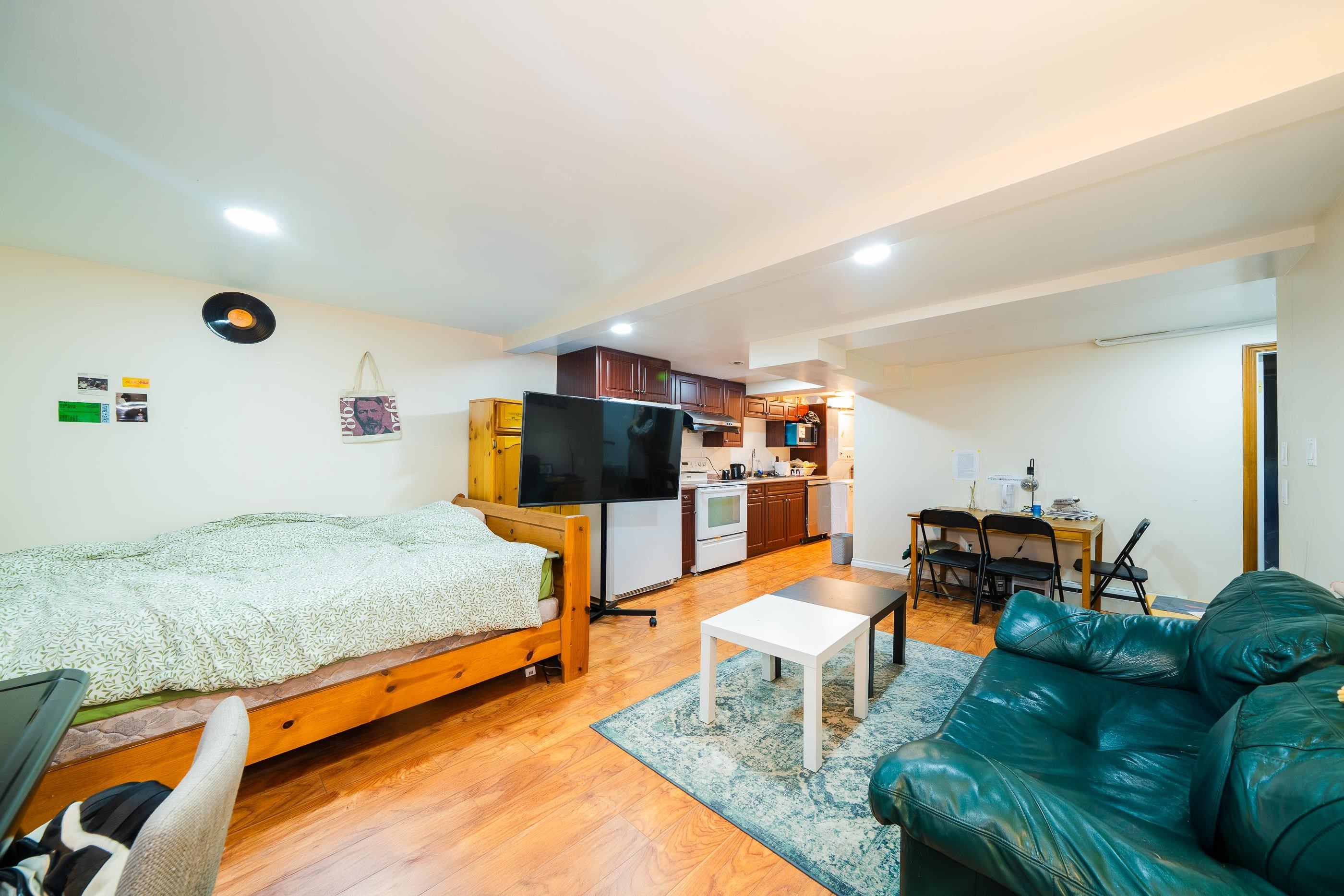 1989 King Edward Avenue W, Vancouver, BC