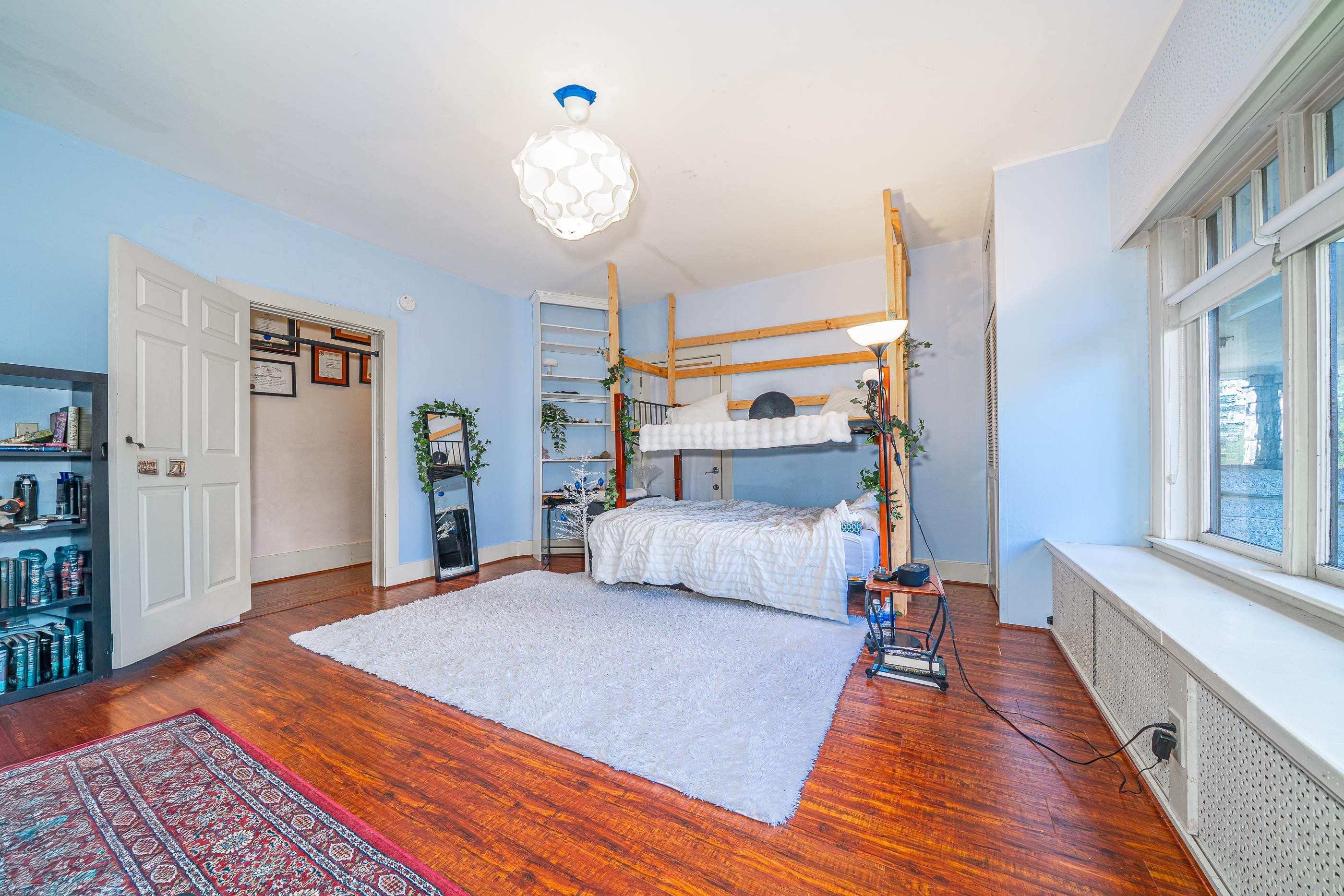 1989 King Edward Avenue W, Vancouver, BC