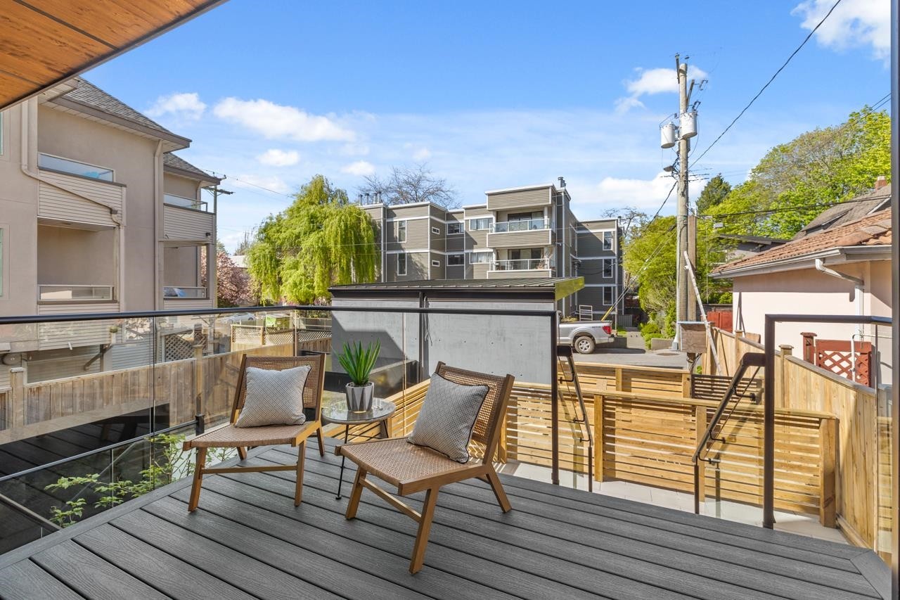 679 18Th Avenue W, Vancouver, BC