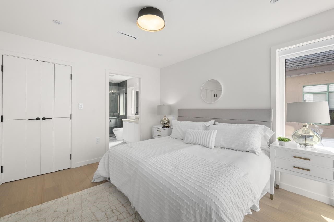 679 18Th Avenue W, Vancouver, BC