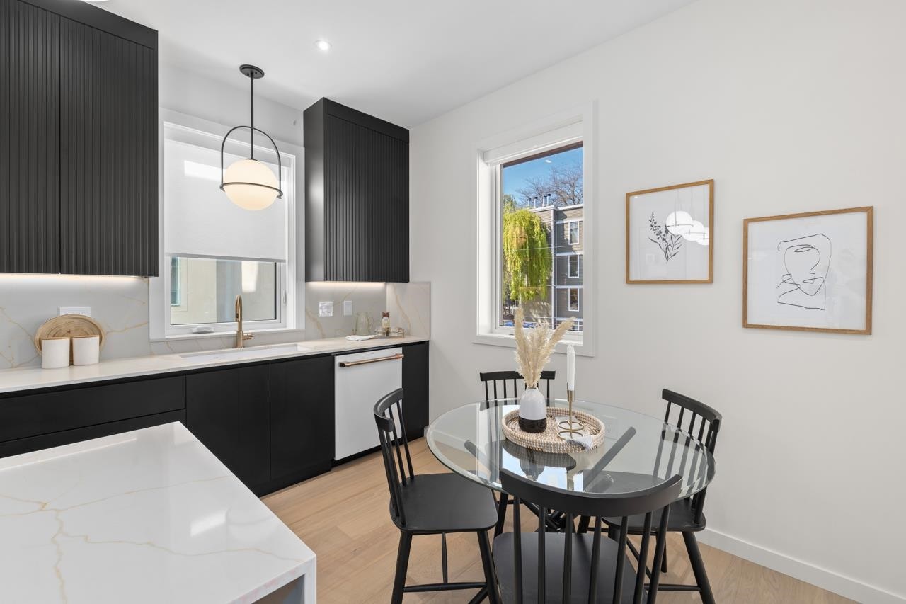 679 18Th Avenue W, Vancouver, BC