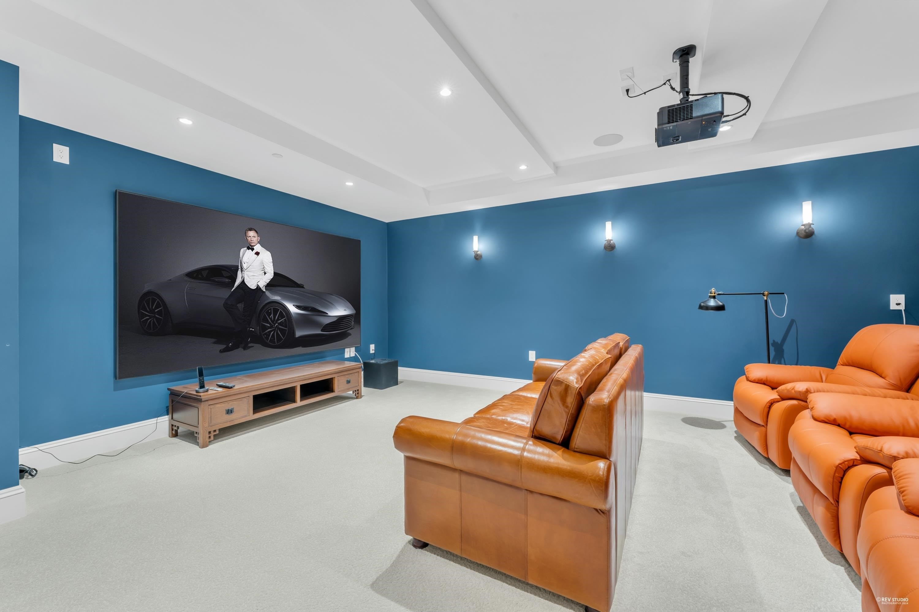 565 Robin Hood Road, West Vancouver, BC