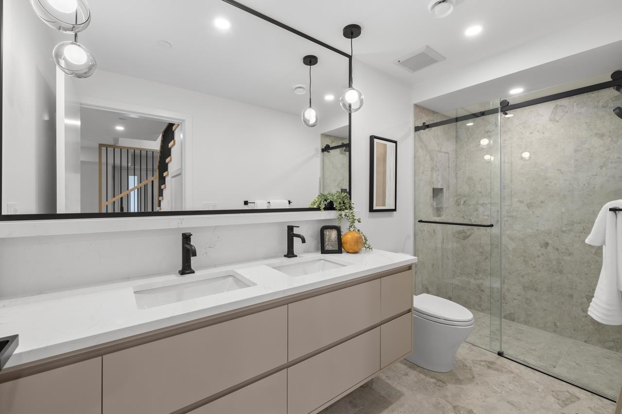 2436 49Th Avenue W, Vancouver, BC