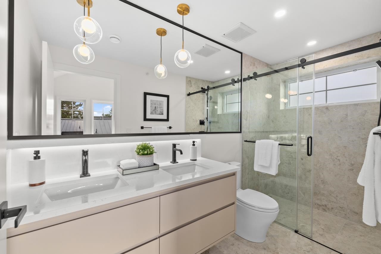 2436 49Th Avenue W, Vancouver, BC