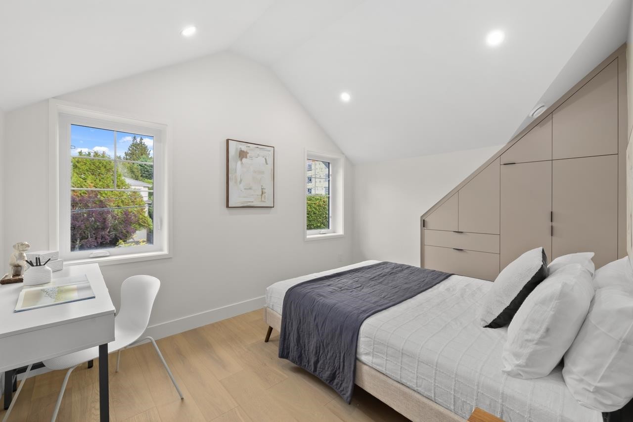 2436 49Th Avenue W, Vancouver, BC