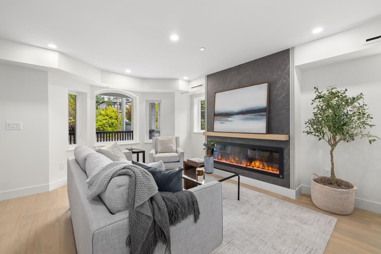 2436 49Th Avenue W, Vancouver, BC