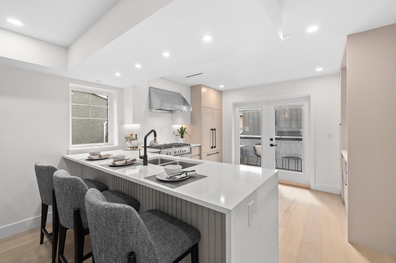 2436 49Th Avenue W, Vancouver, BC