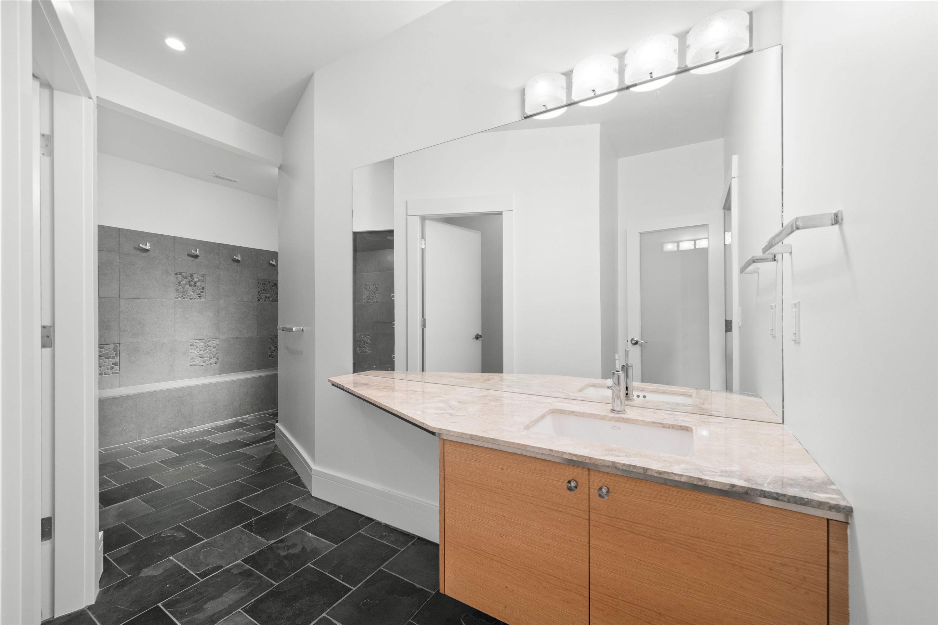 510 Eastcot Road, West Vancouver, BC