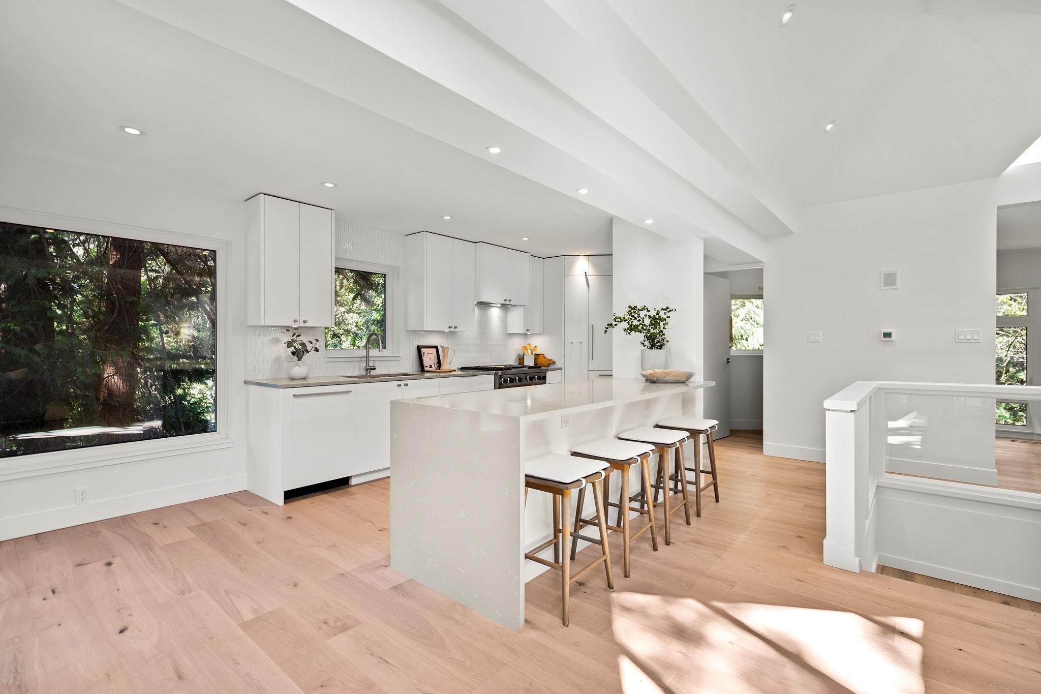 5061 Bear Lane, West Vancouver, BC