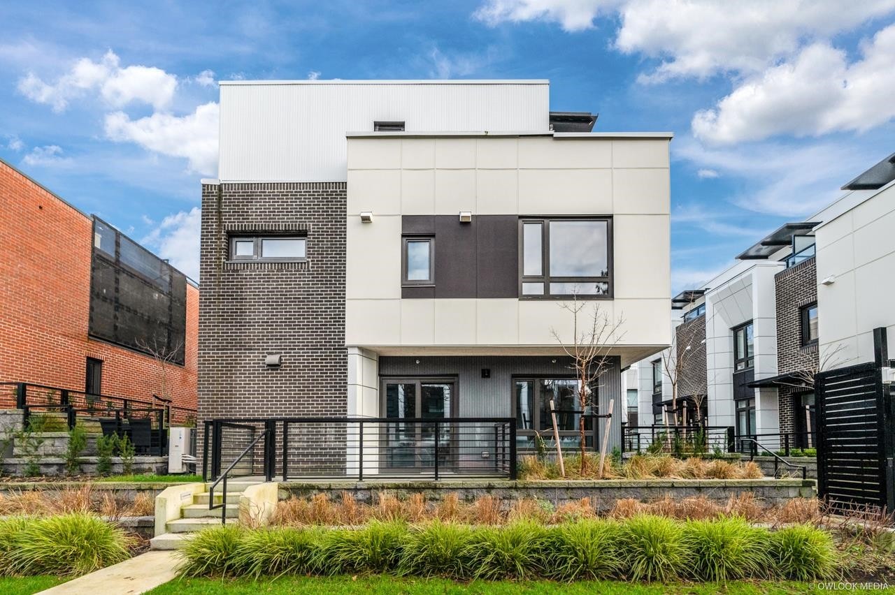 6322 Oak Street, Vancouver, BC