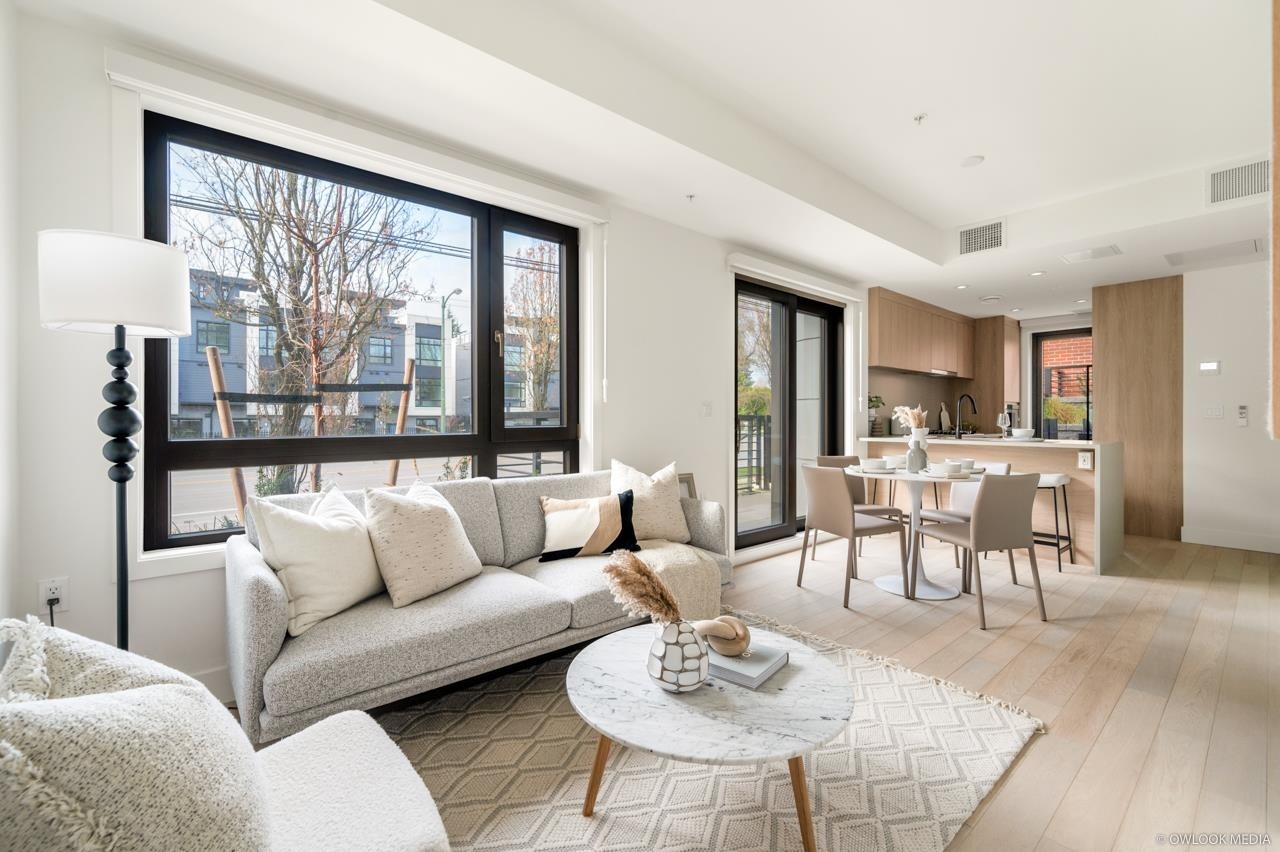 6322 Oak Street, Vancouver, BC