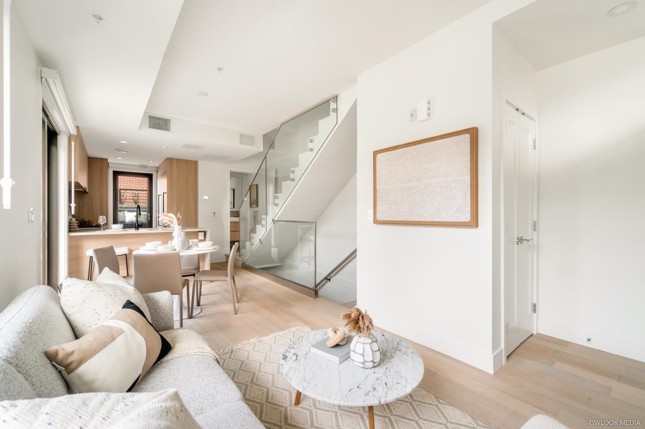 6322 Oak Street, Vancouver, BC