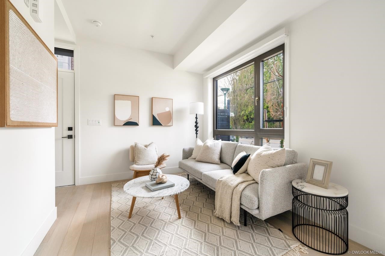 6322 Oak Street, Vancouver, BC