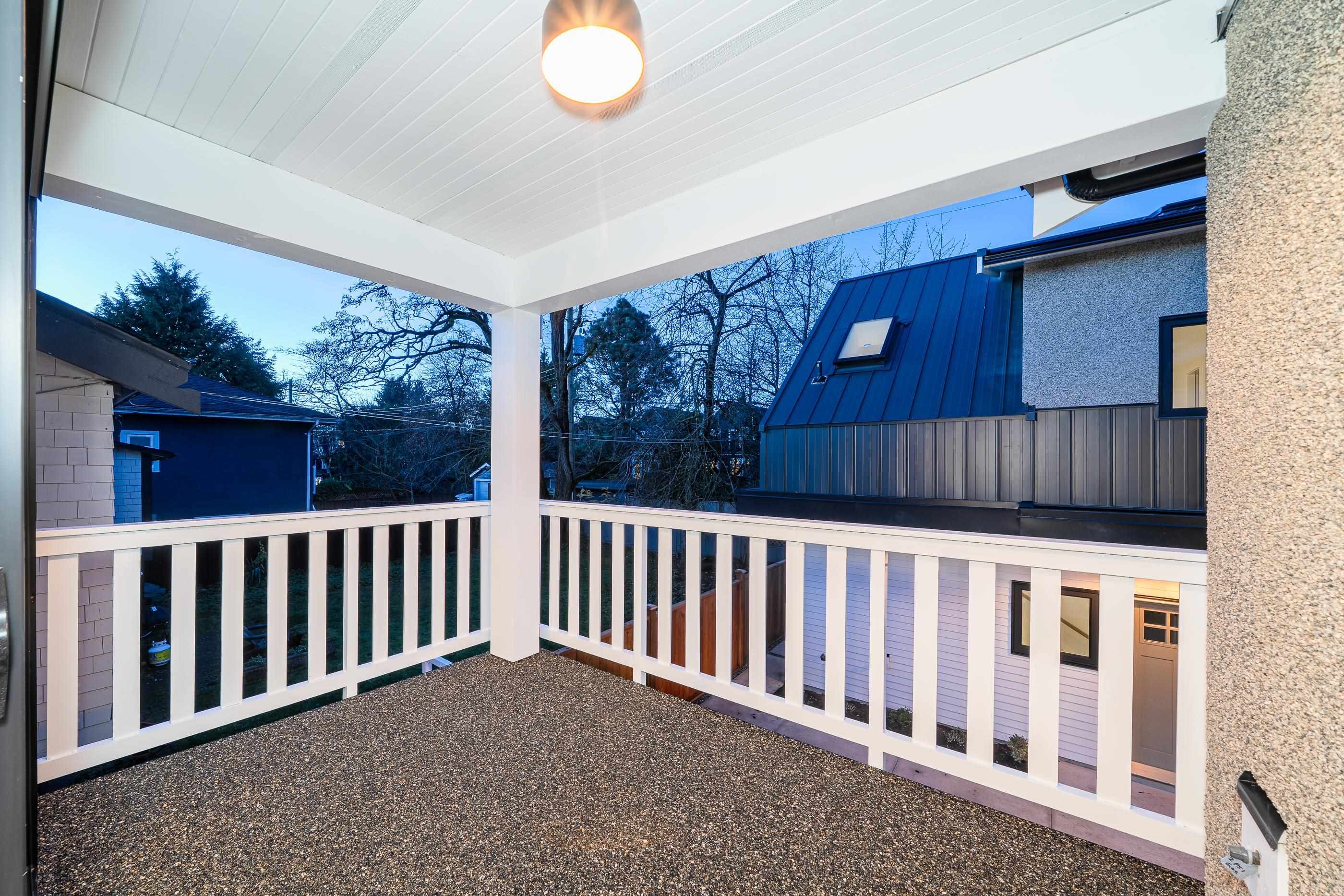 2735 8Th Avenue W, Vancouver, BC