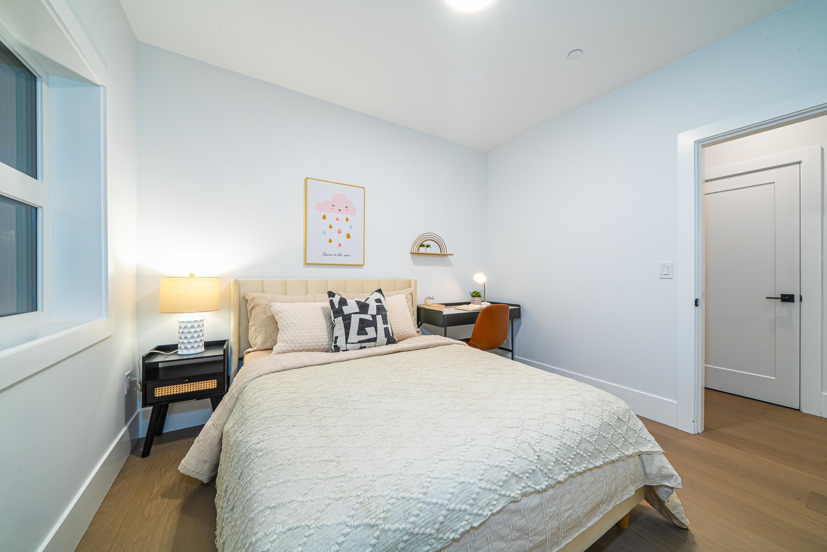 2735 8Th Avenue W, Vancouver, BC