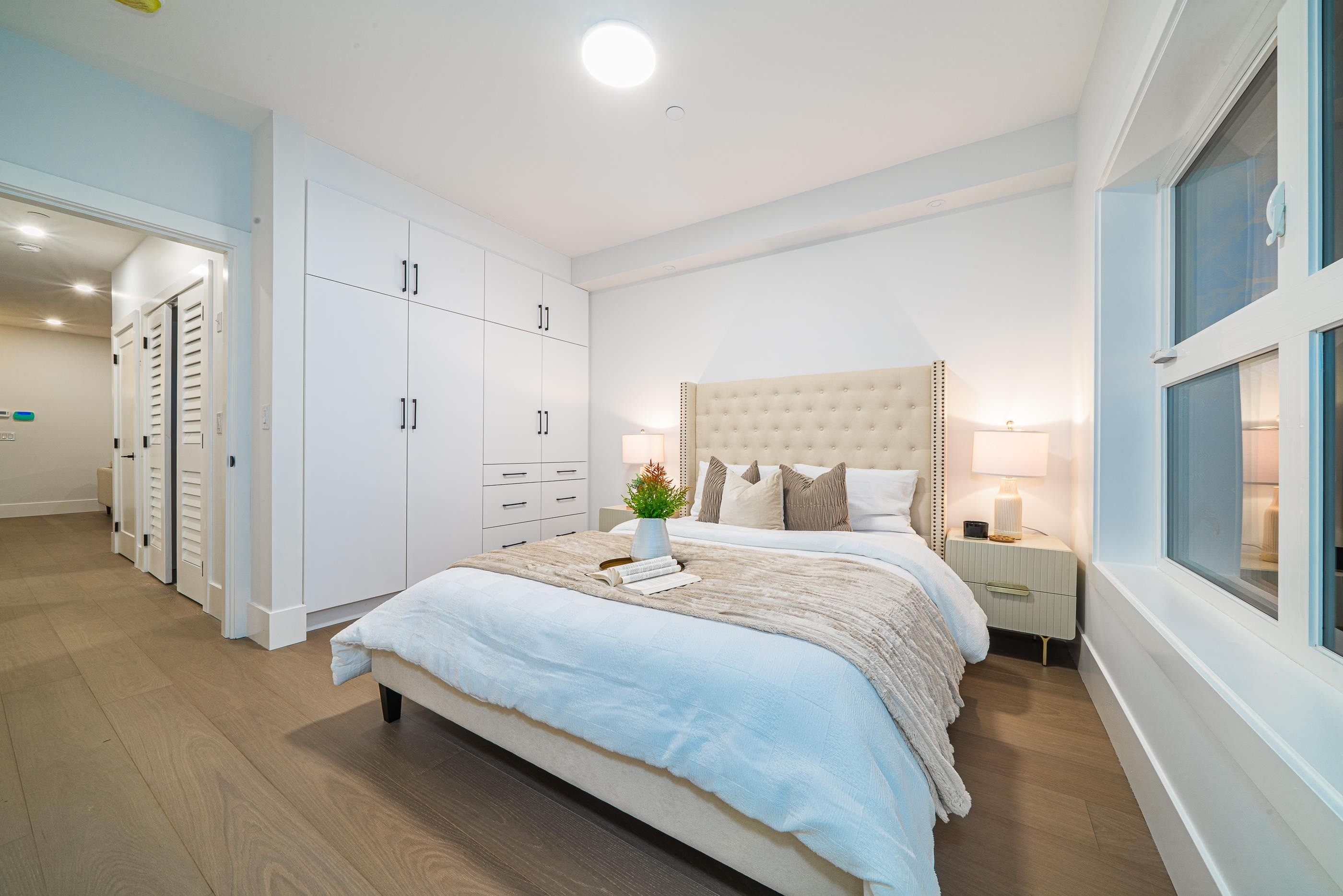 2735 8Th Avenue W, Vancouver, BC