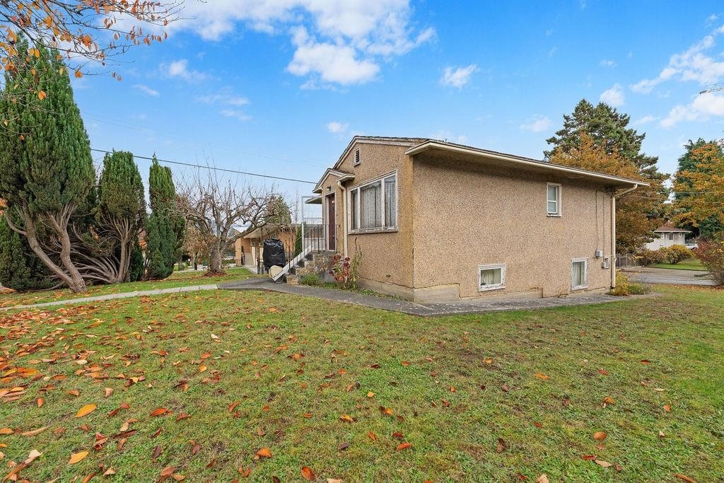 4868 Commercial Street, Vancouver, BC