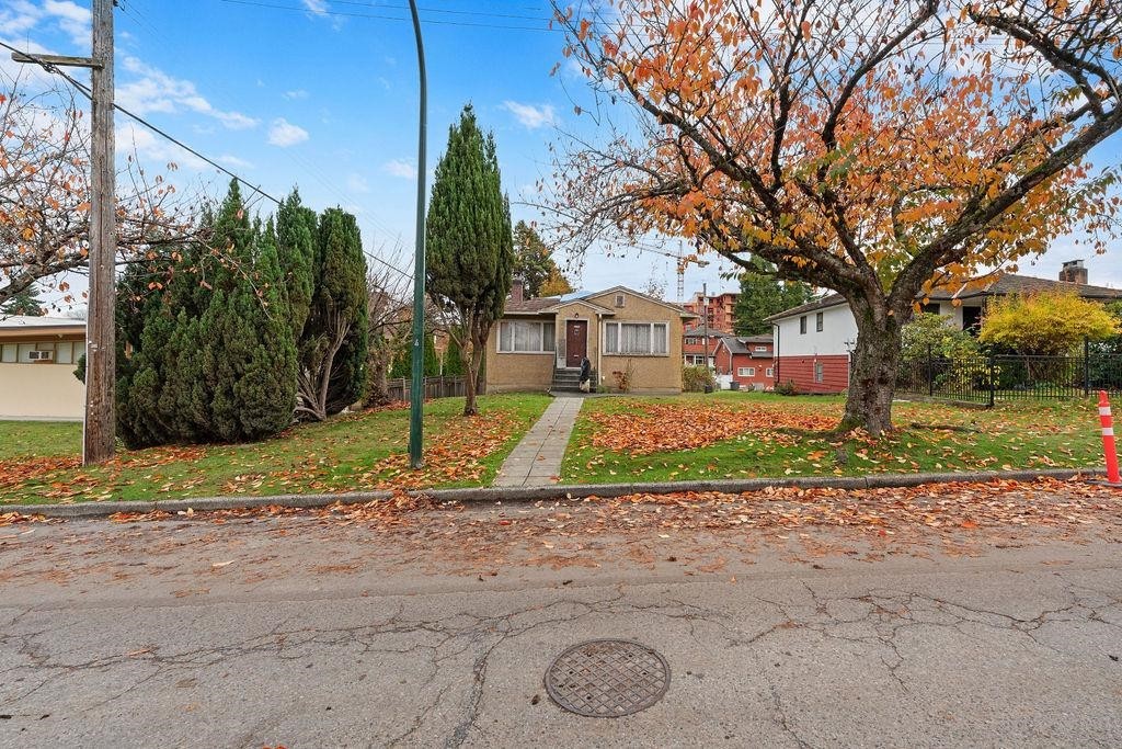 4868 Commercial Street, Vancouver, BC