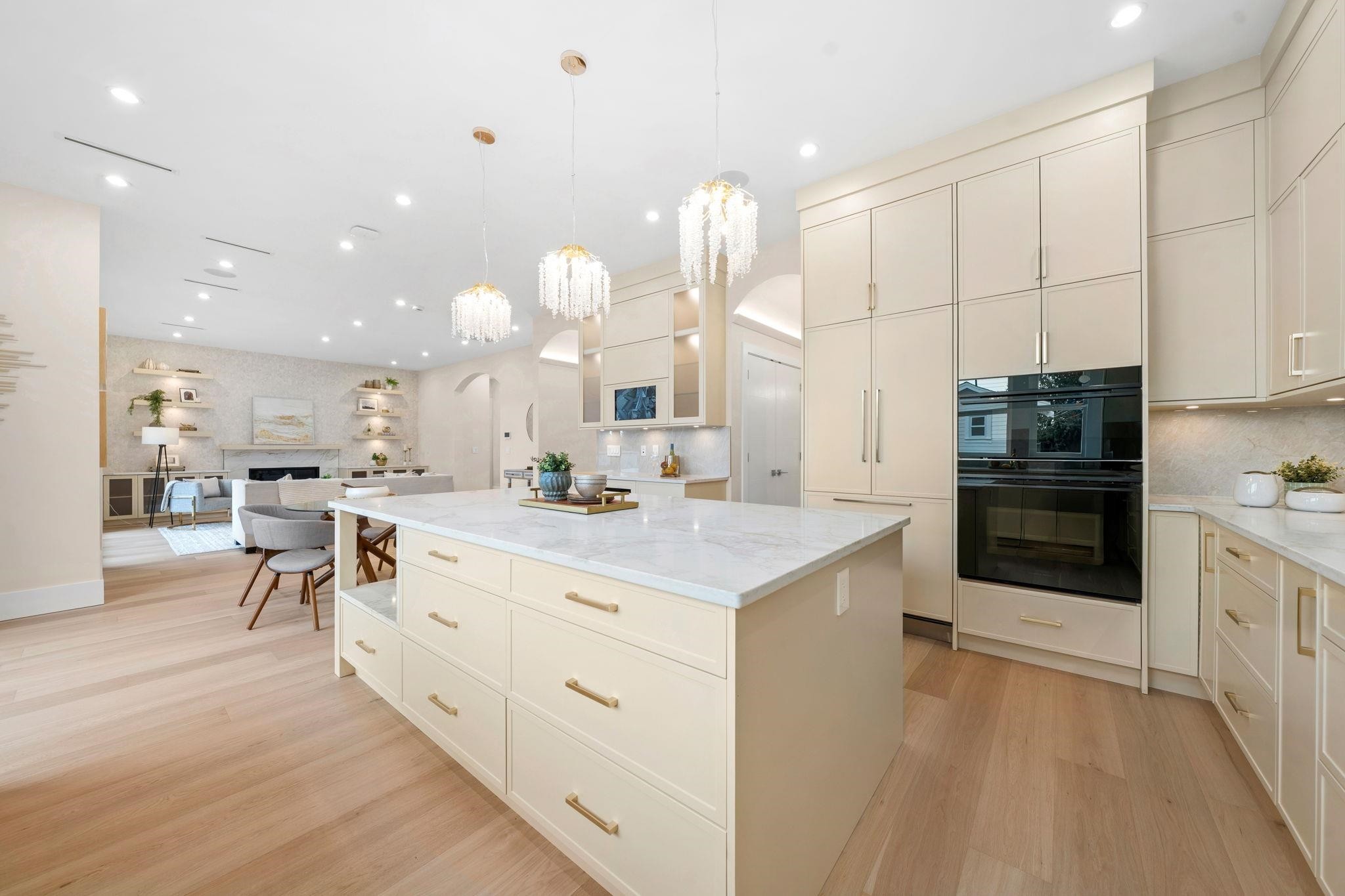 361 22Nd Street E, North Vancouver, BC