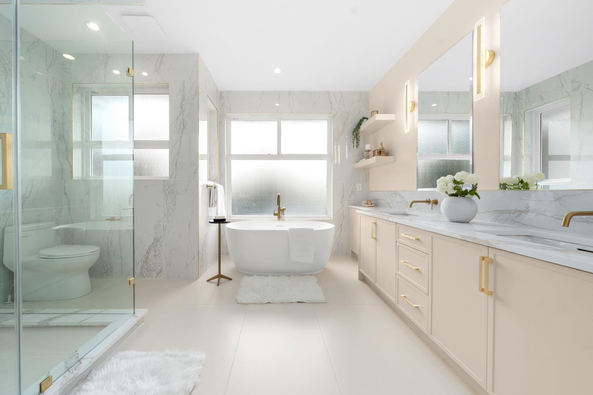 361 22Nd Street E, North Vancouver, BC