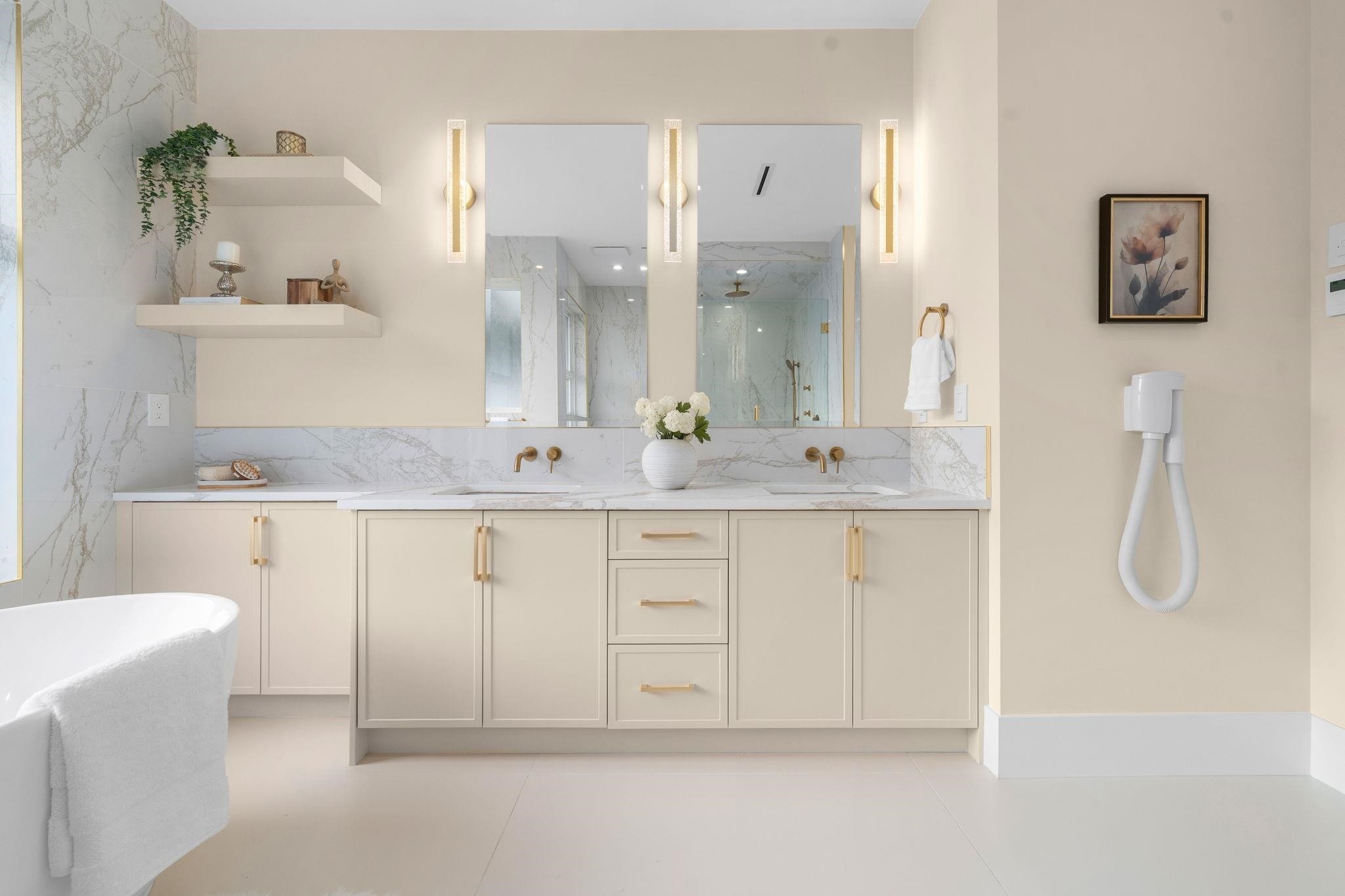 361 22Nd Street E, North Vancouver, BC