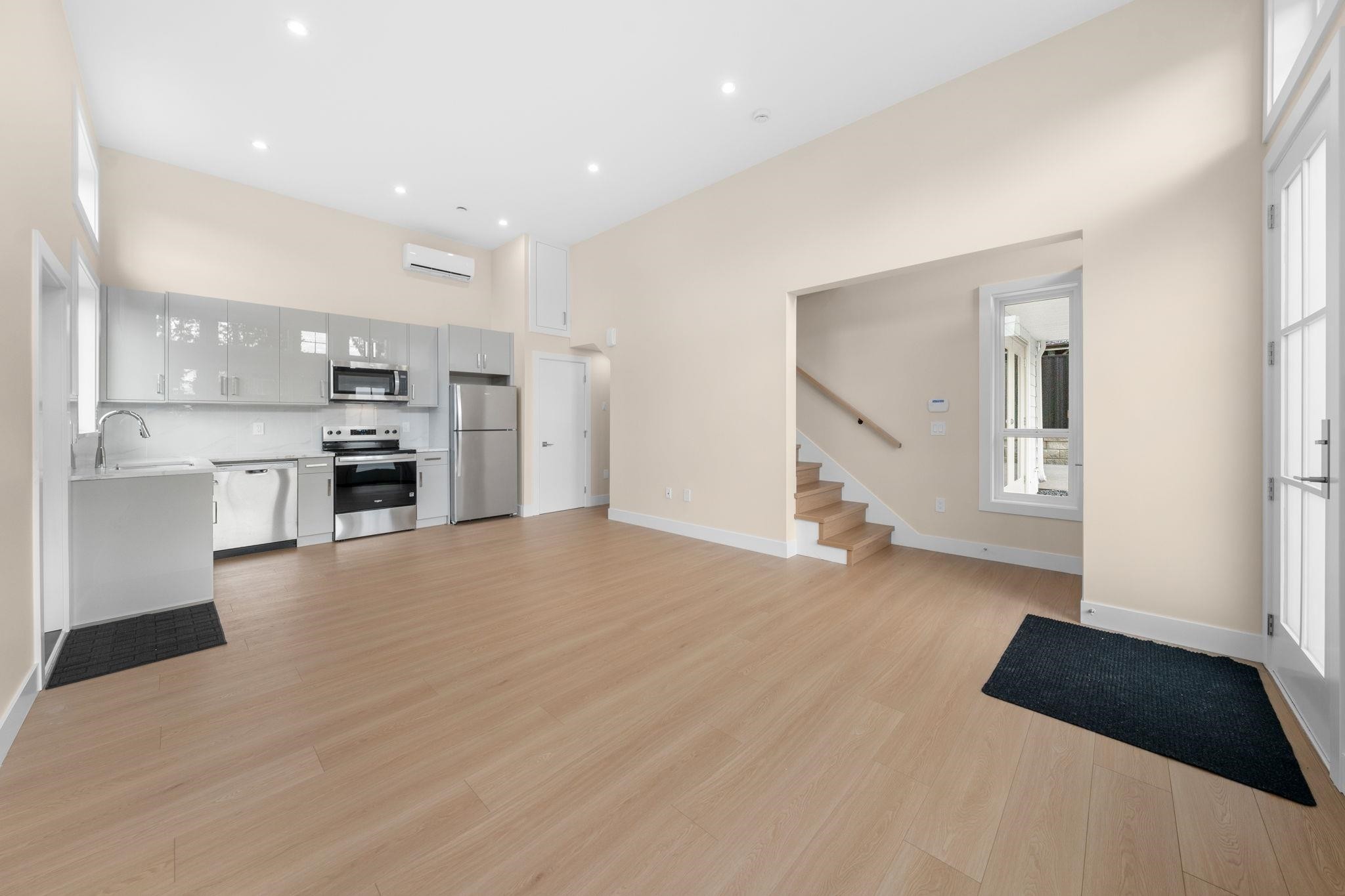 361 22Nd Street E, North Vancouver, BC