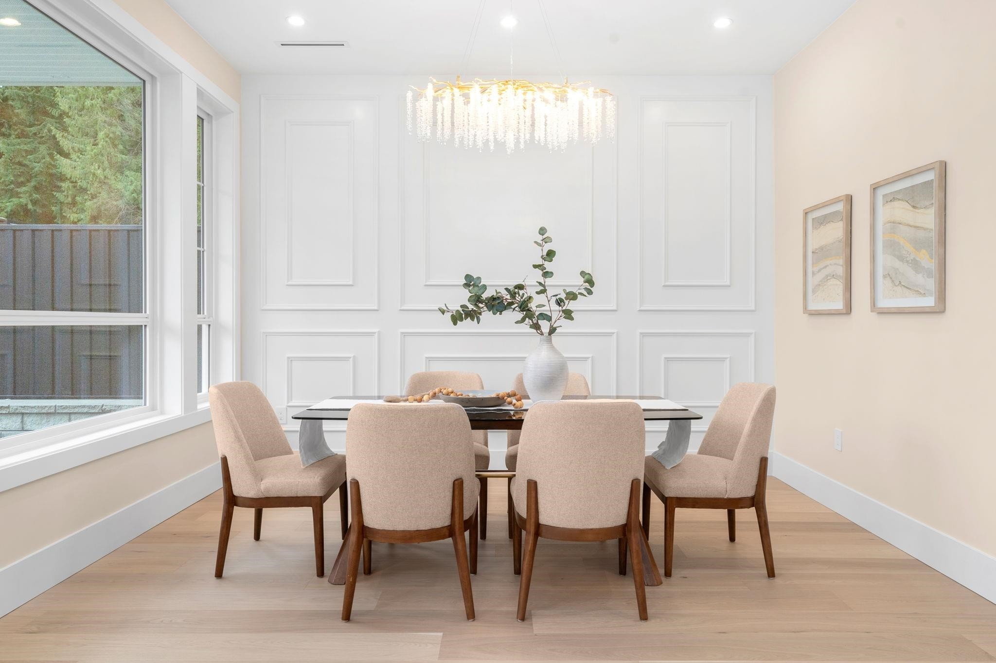 361 22Nd Street E, North Vancouver, BC