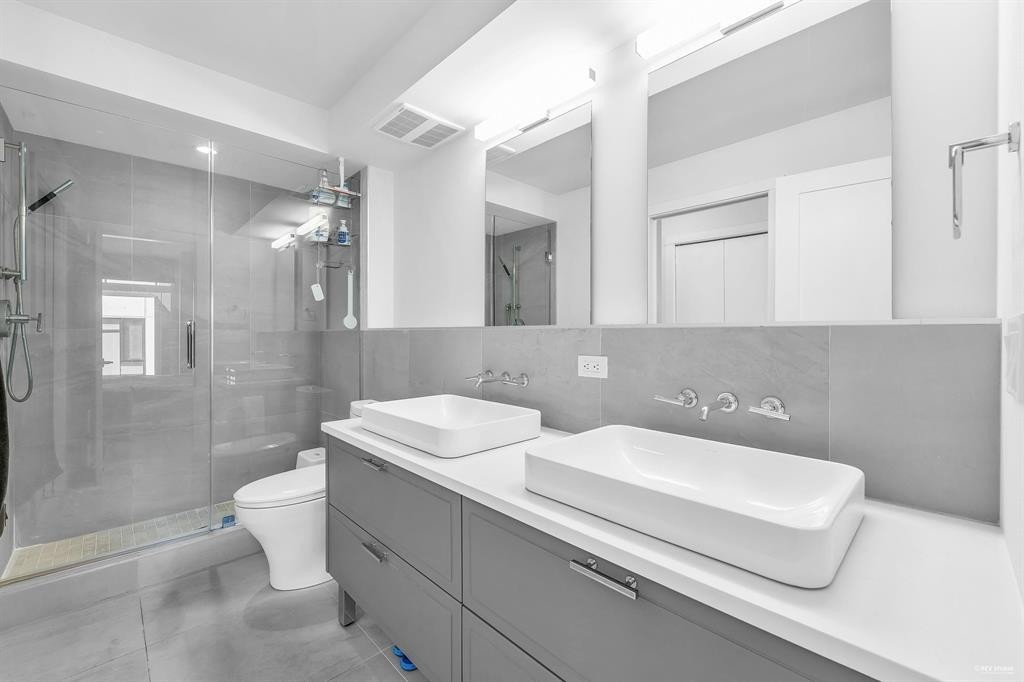 7623 Yukon Street, Vancouver, BC