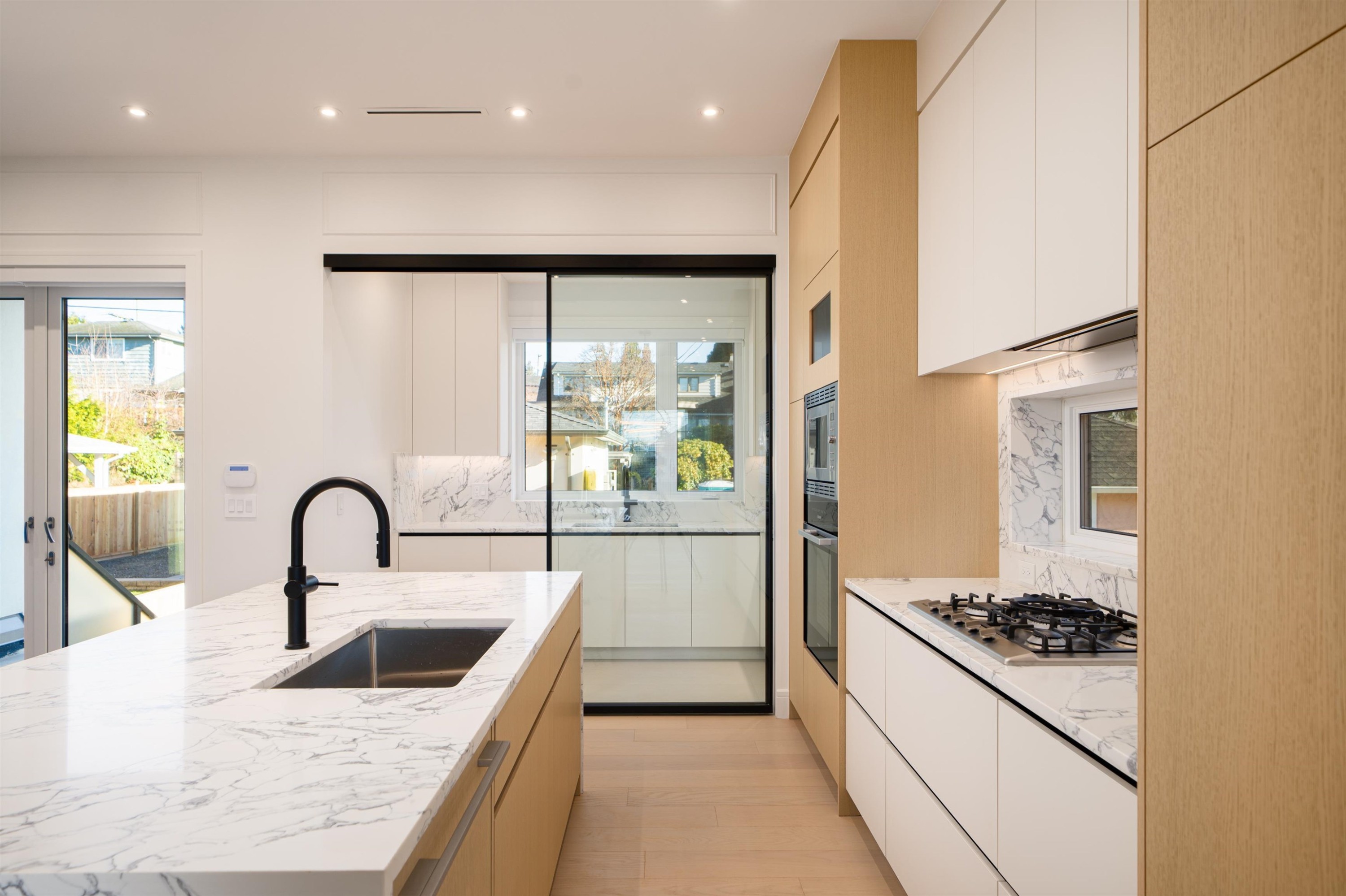 7382 Maple Street, Vancouver, BC