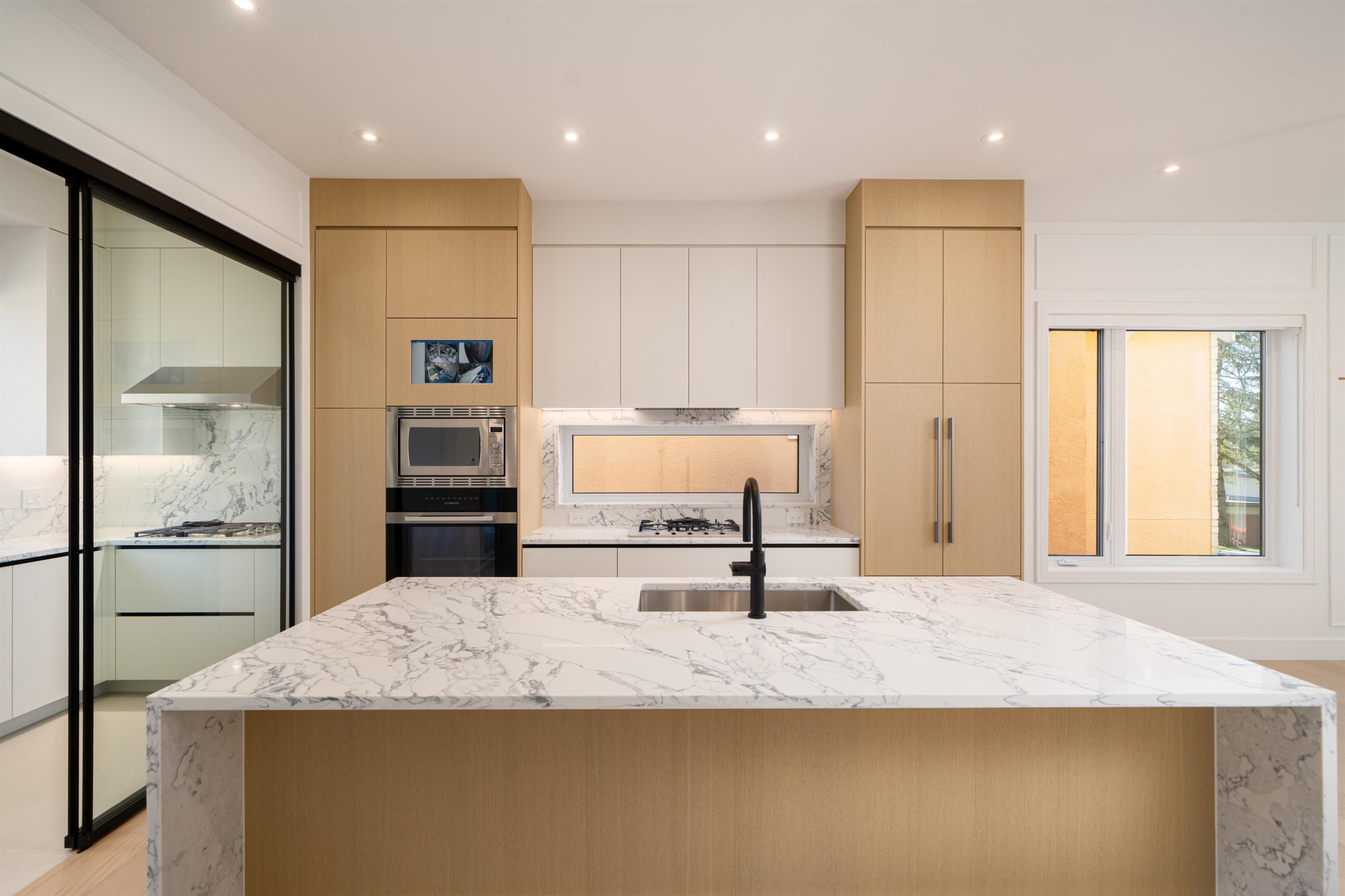 7382 Maple Street, Vancouver, BC