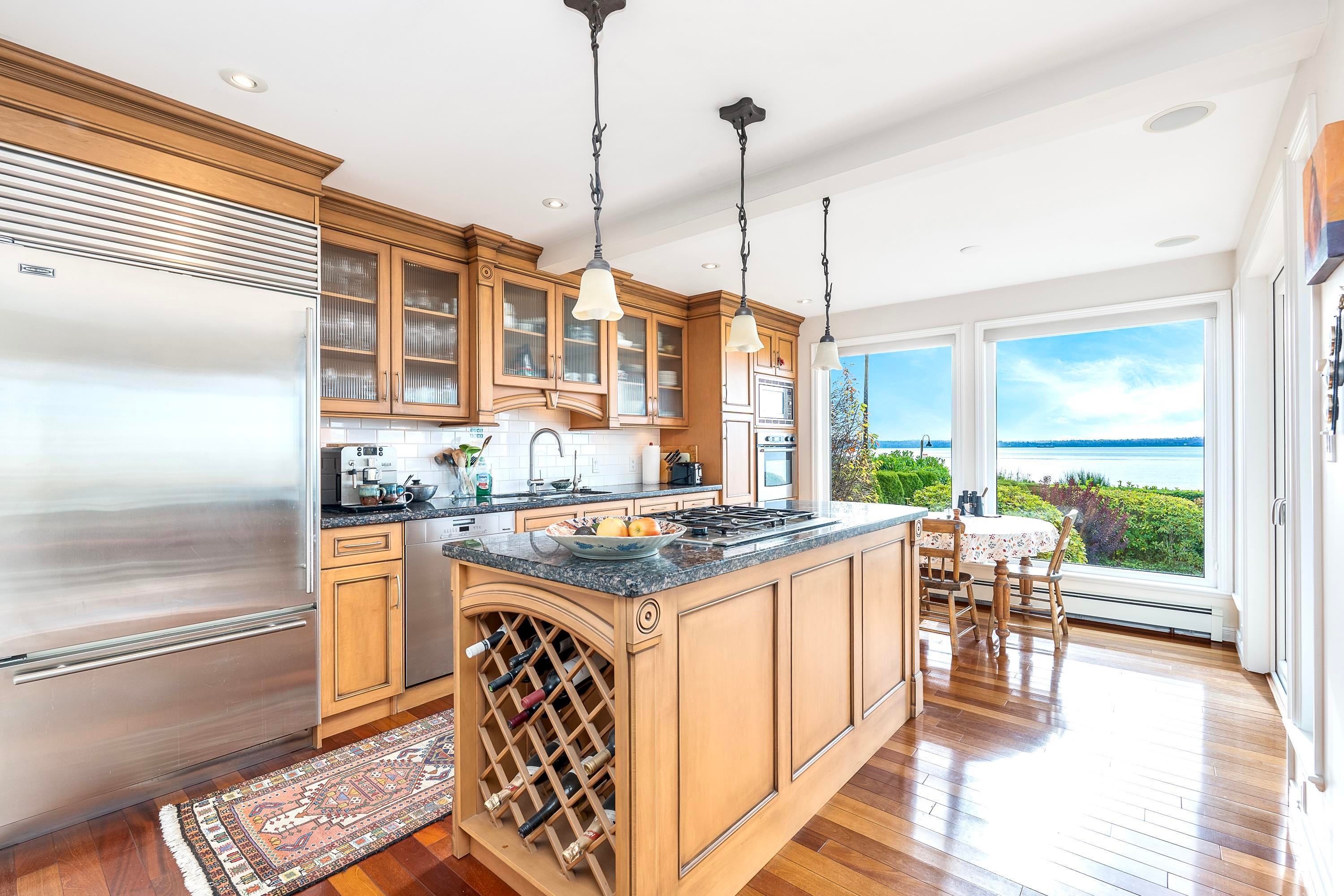 2328 Bellevue Avenue, West Vancouver, BC