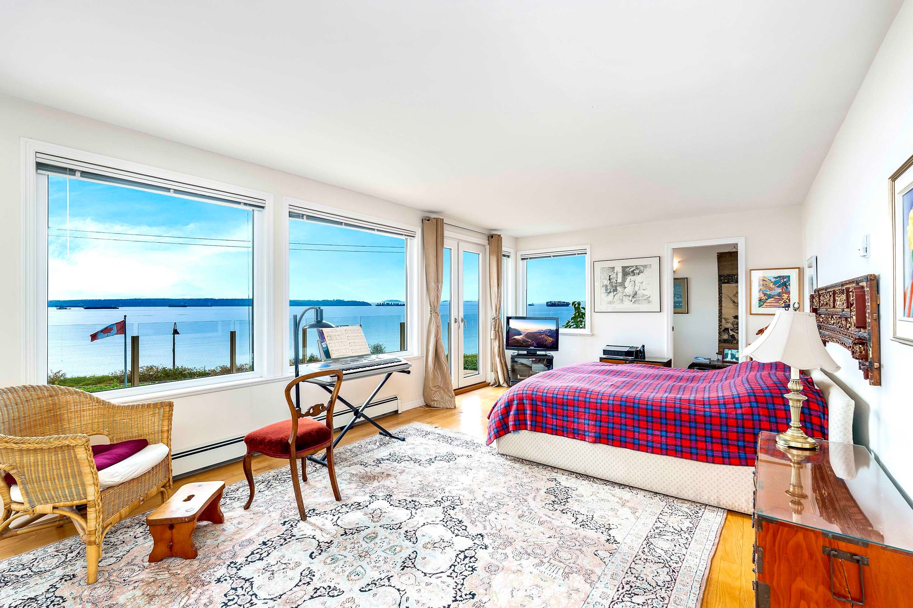 2328 Bellevue Avenue, West Vancouver, BC