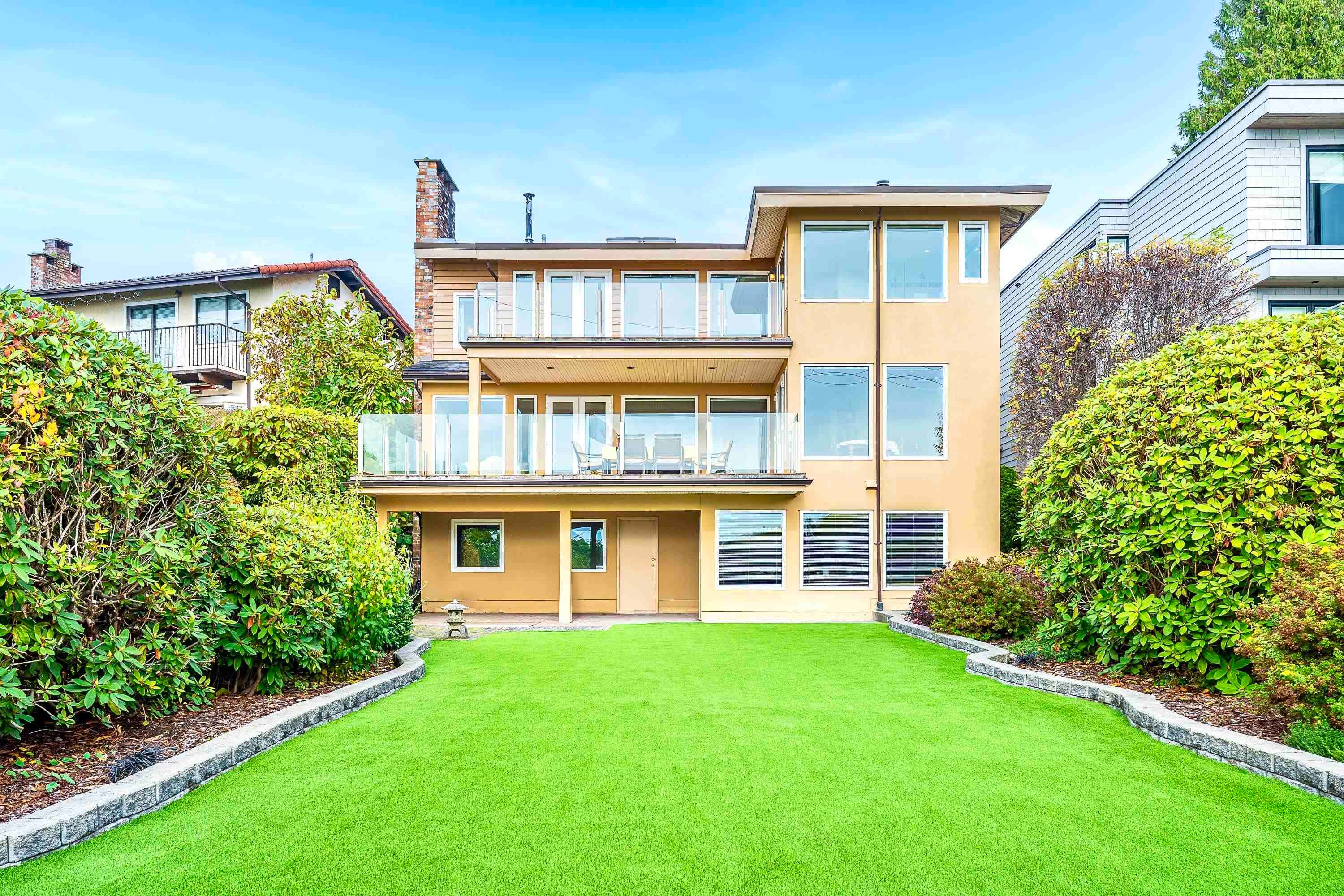2328 Bellevue Avenue, West Vancouver, BC