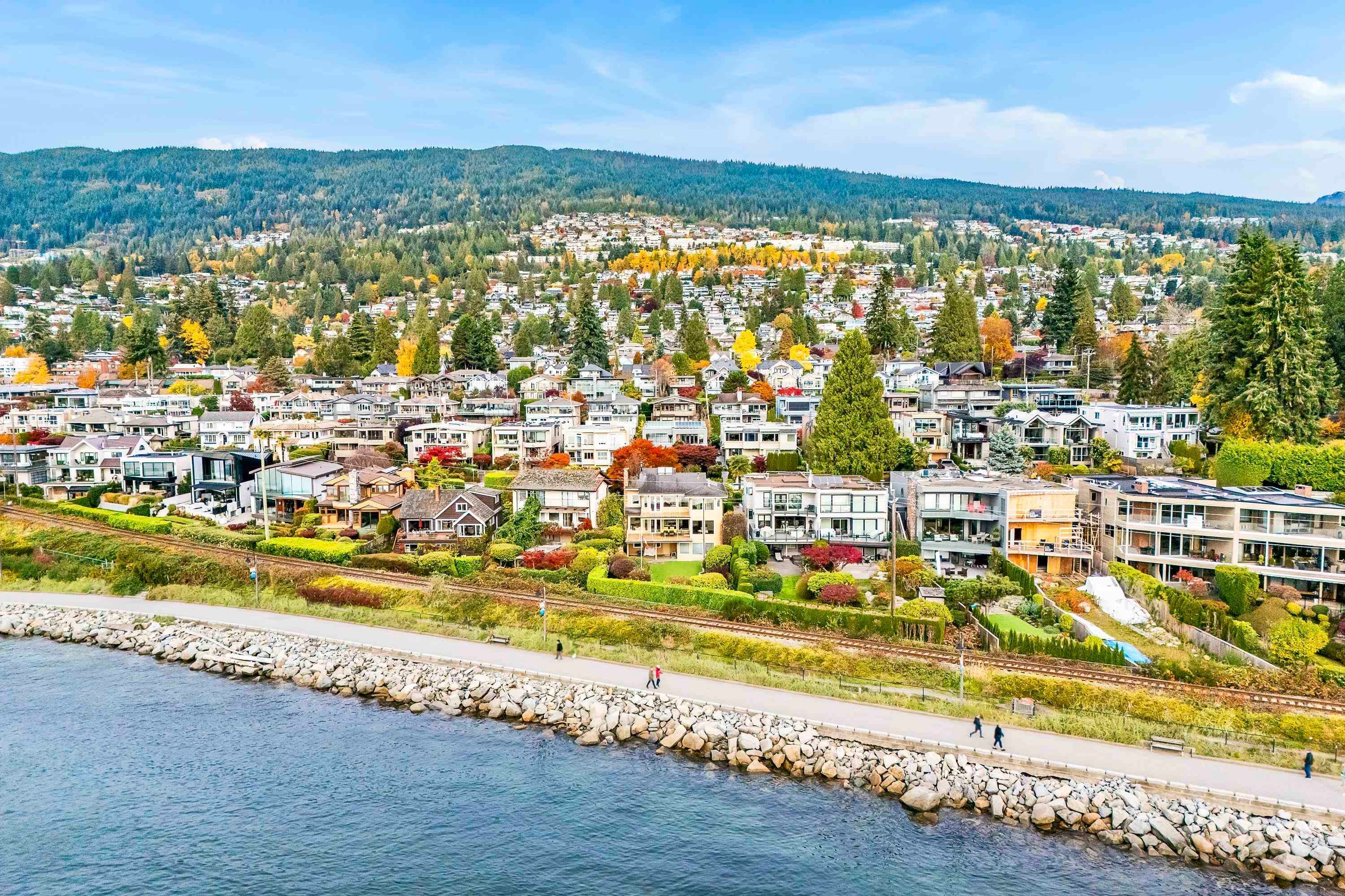 2328 Bellevue Avenue, West Vancouver, BC