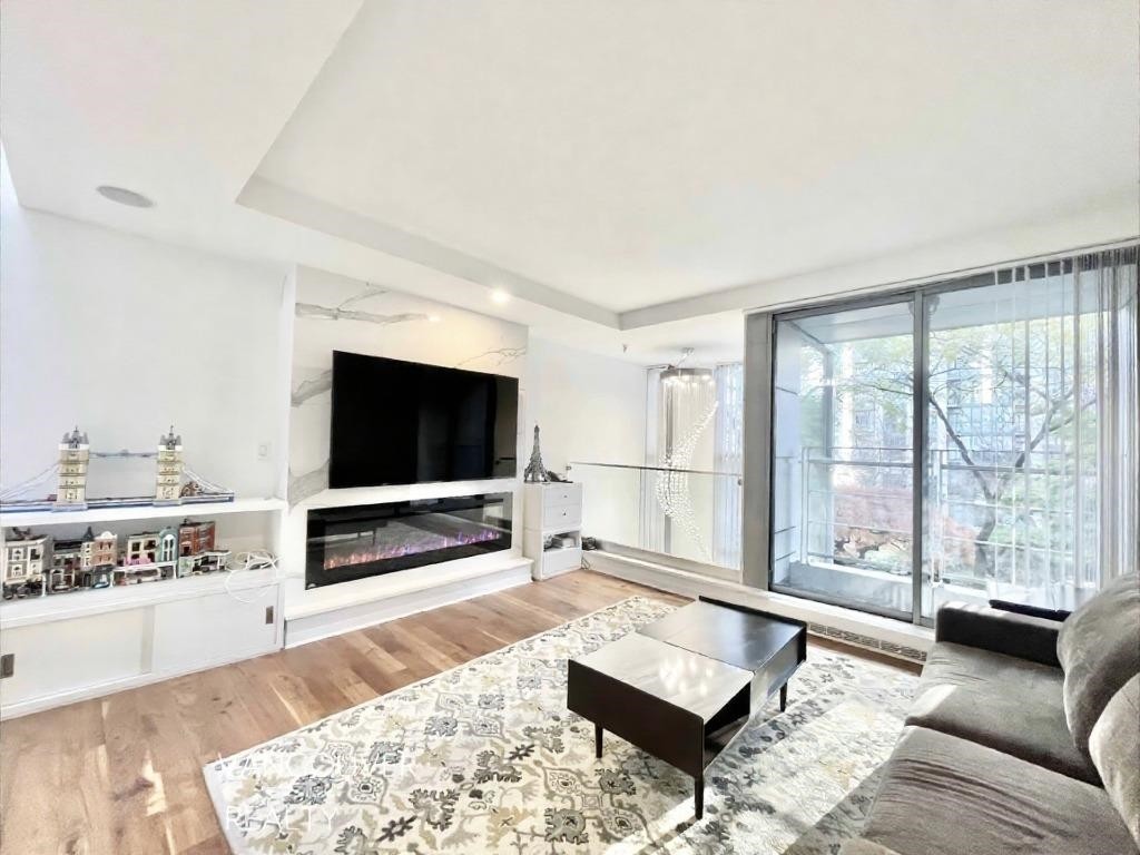 1235 Alberni Street, Vancouver, BC