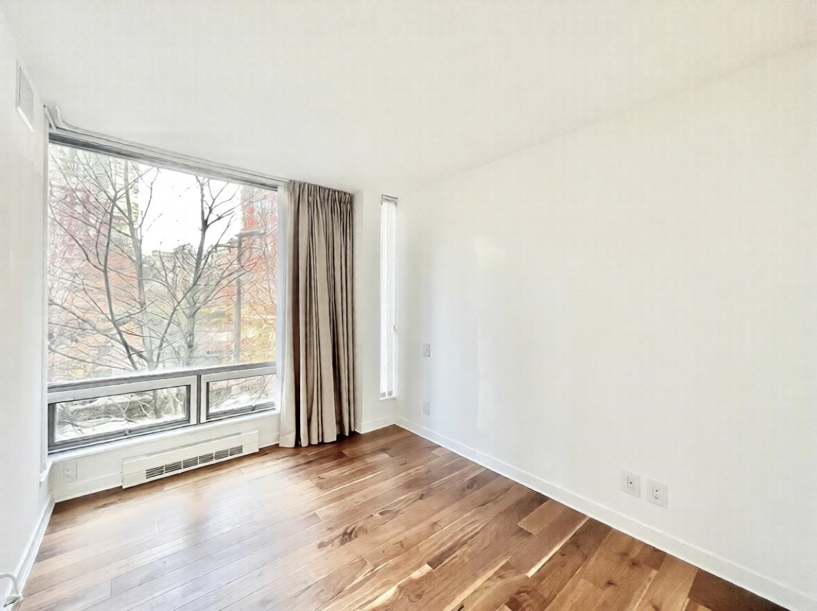 1235 Alberni Street, Vancouver, BC