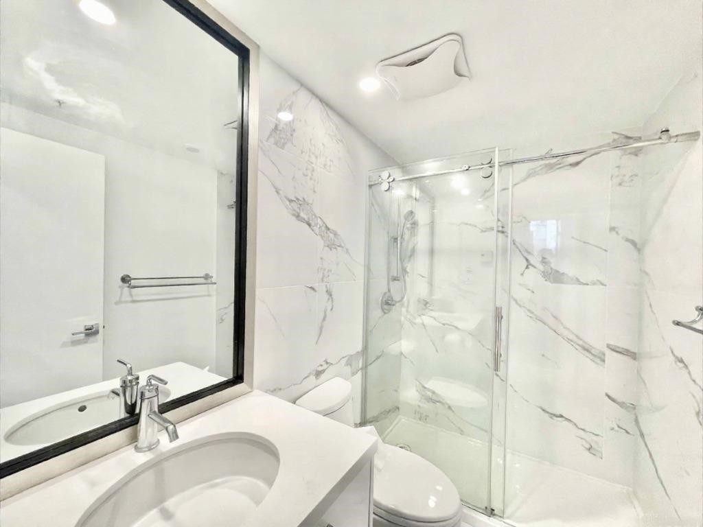 1235 Alberni Street, Vancouver, BC